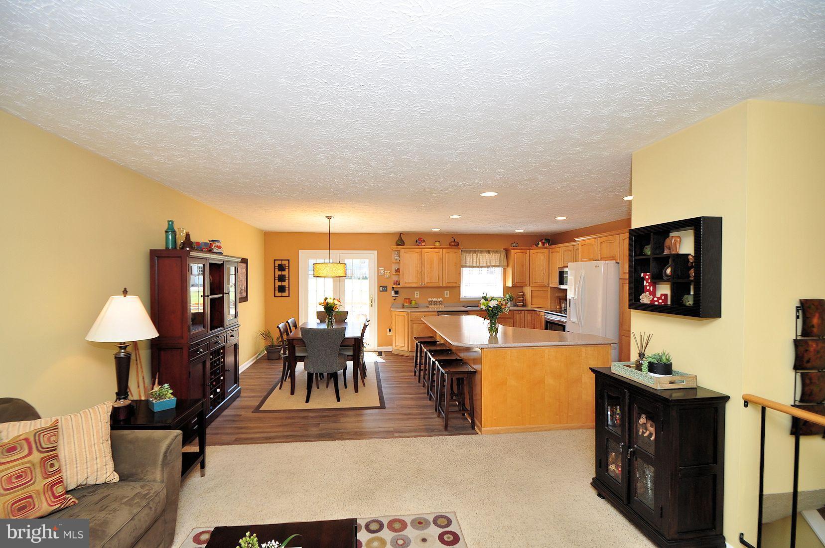 OAK HOLLOW - Residential