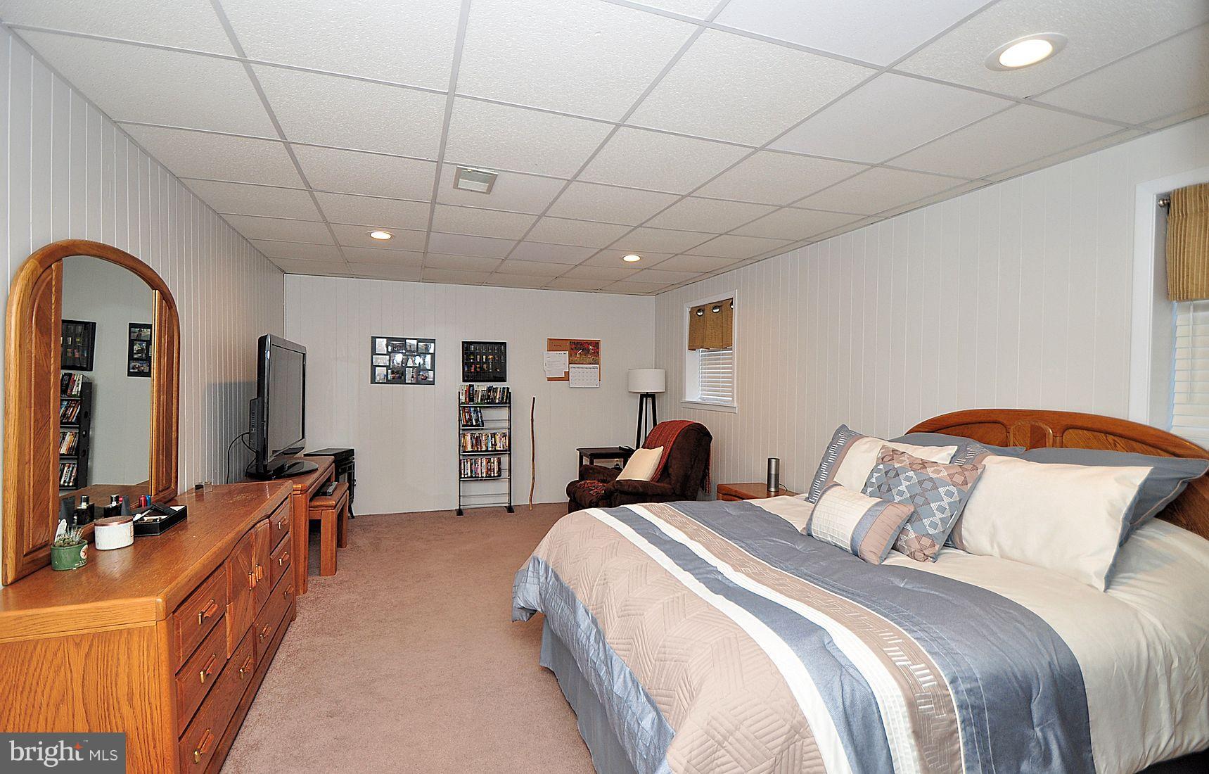 OAK HOLLOW - Residential