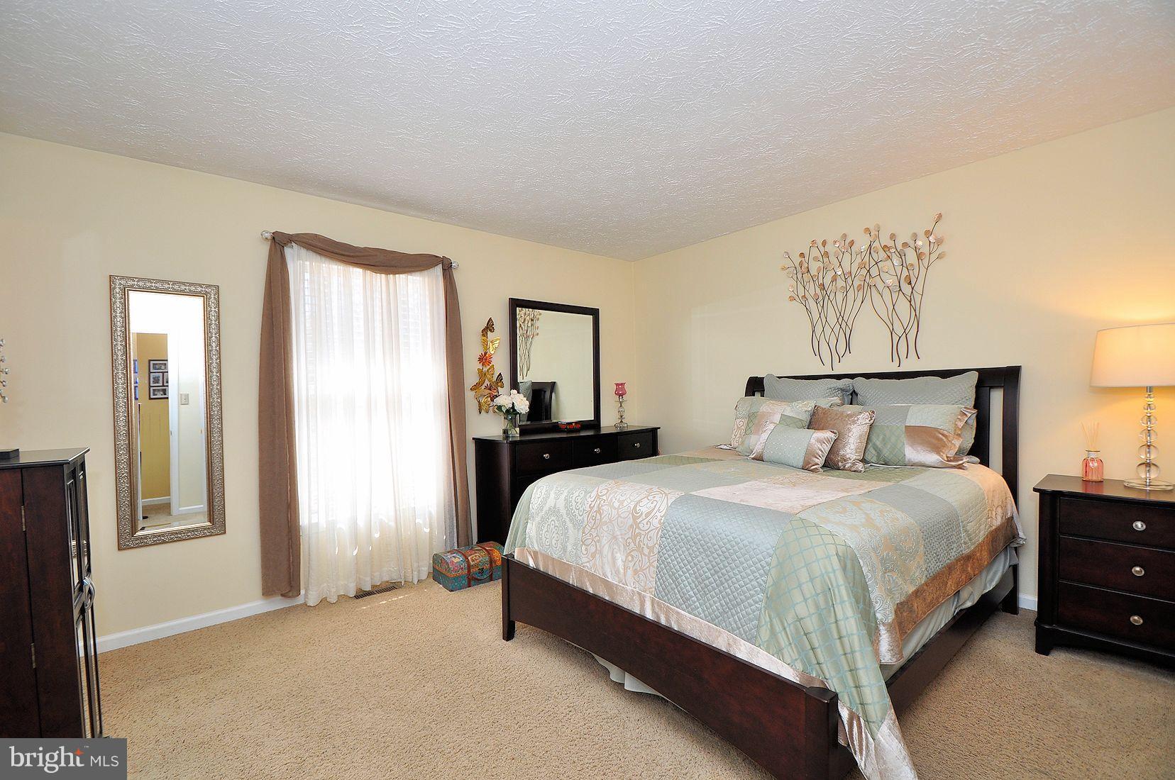 OAK HOLLOW - Residential