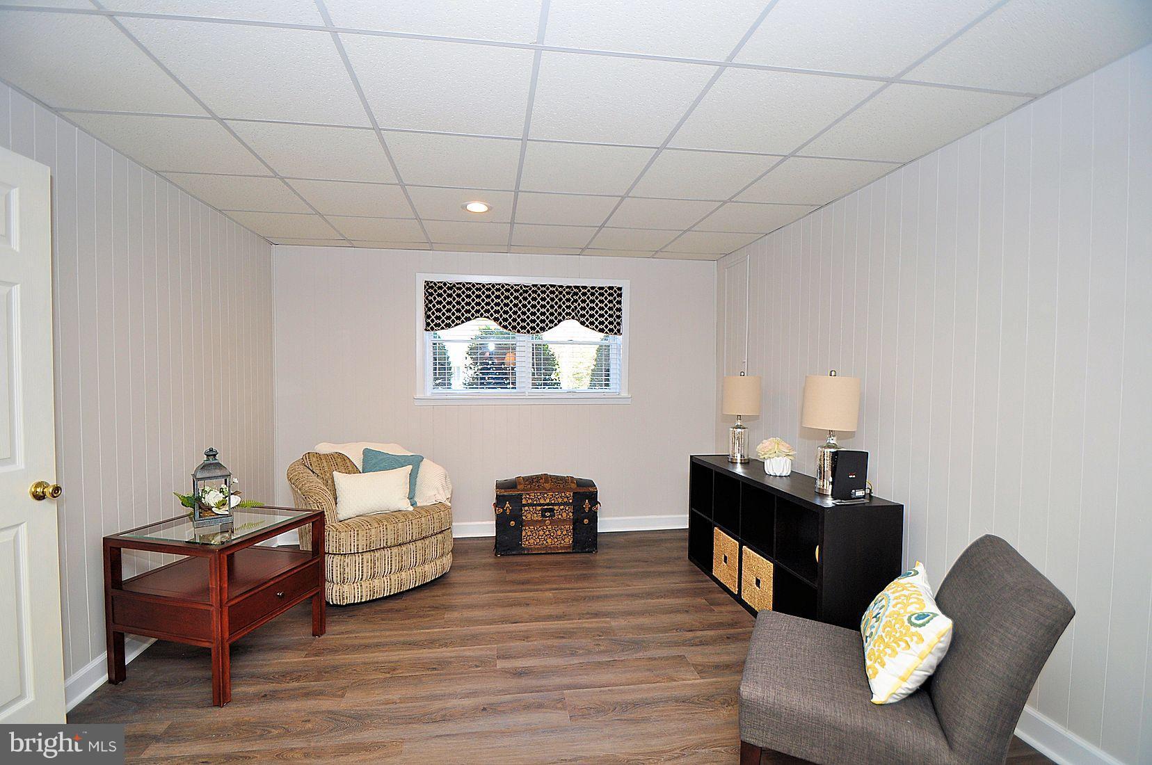 OAK HOLLOW - Residential