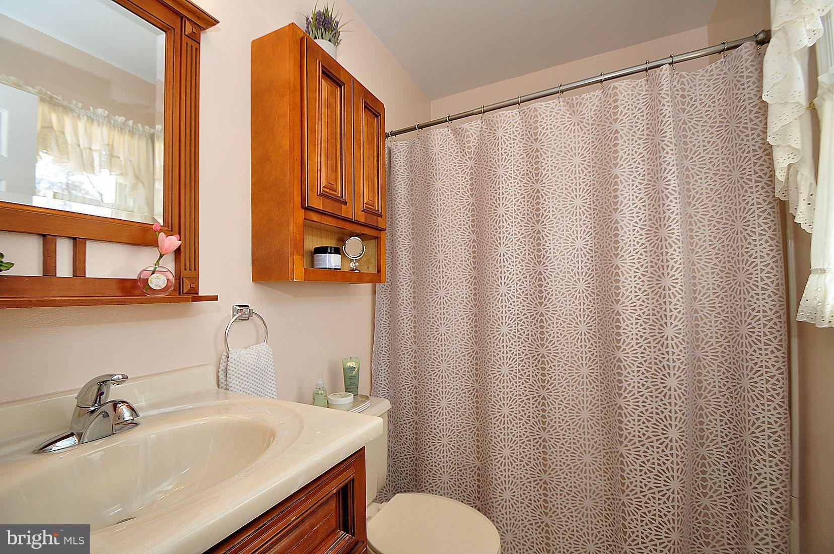 OAK HOLLOW - Residential