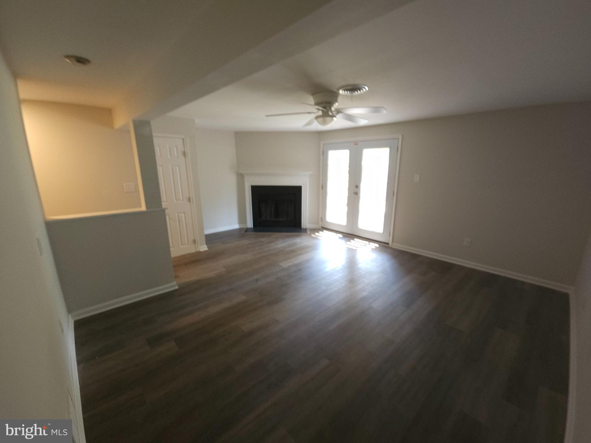 CONSTANT FRIENDSHIP - Residential