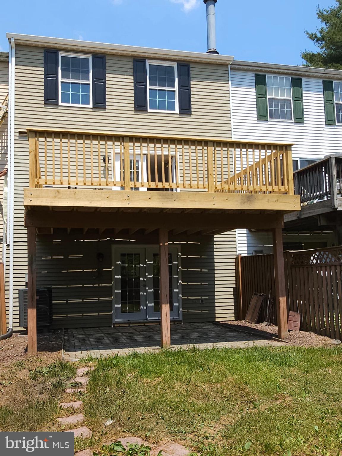 CONSTANT FRIENDSHIP - Residential