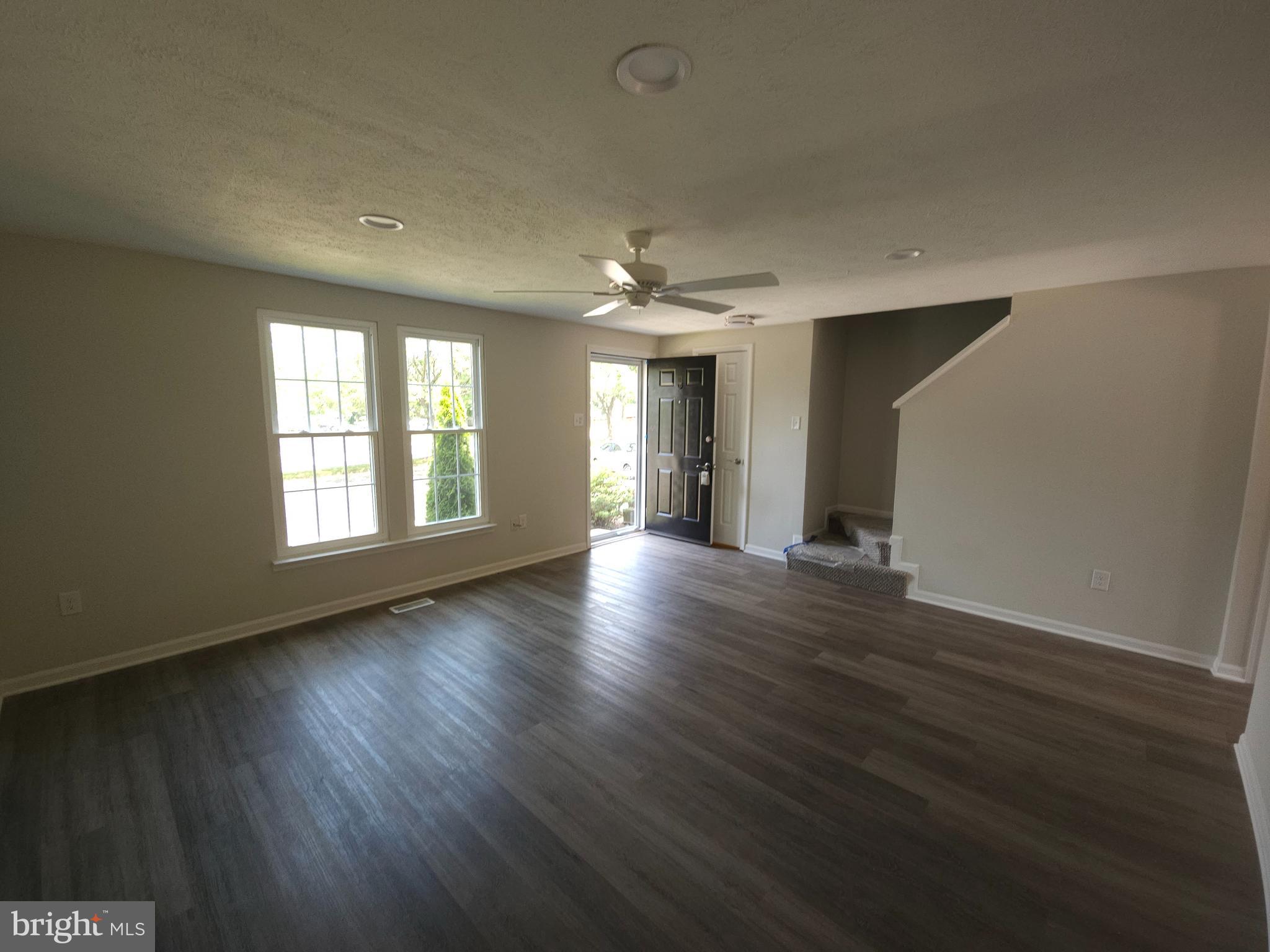 CONSTANT FRIENDSHIP - Residential