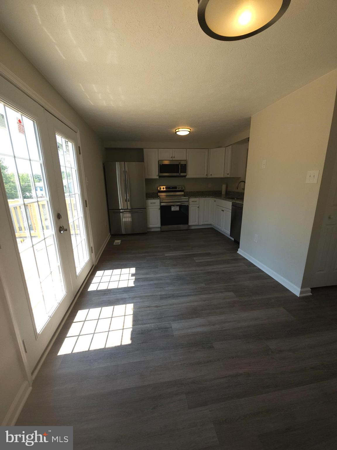 CONSTANT FRIENDSHIP - Residential