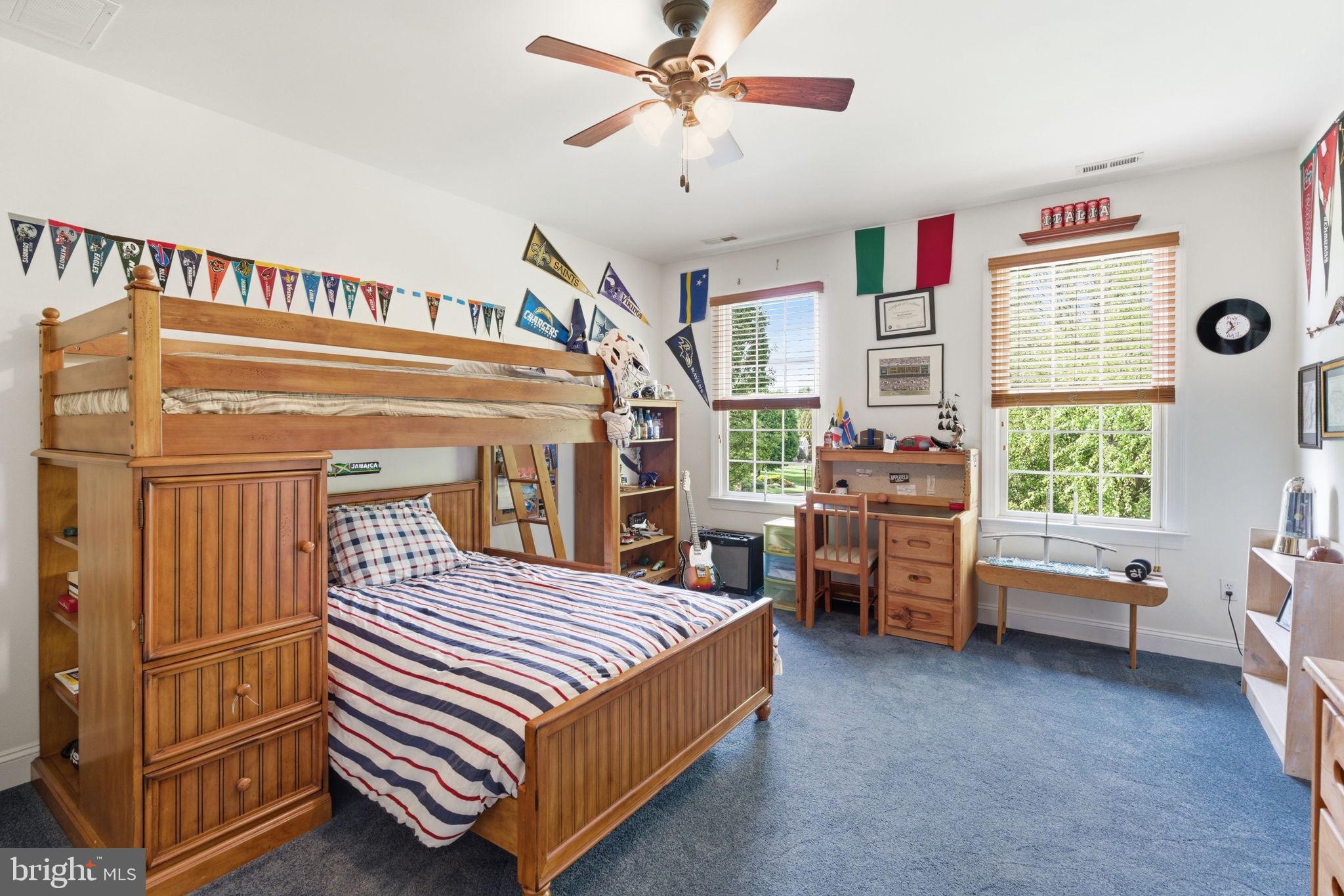 MANOR OAKS - Residential