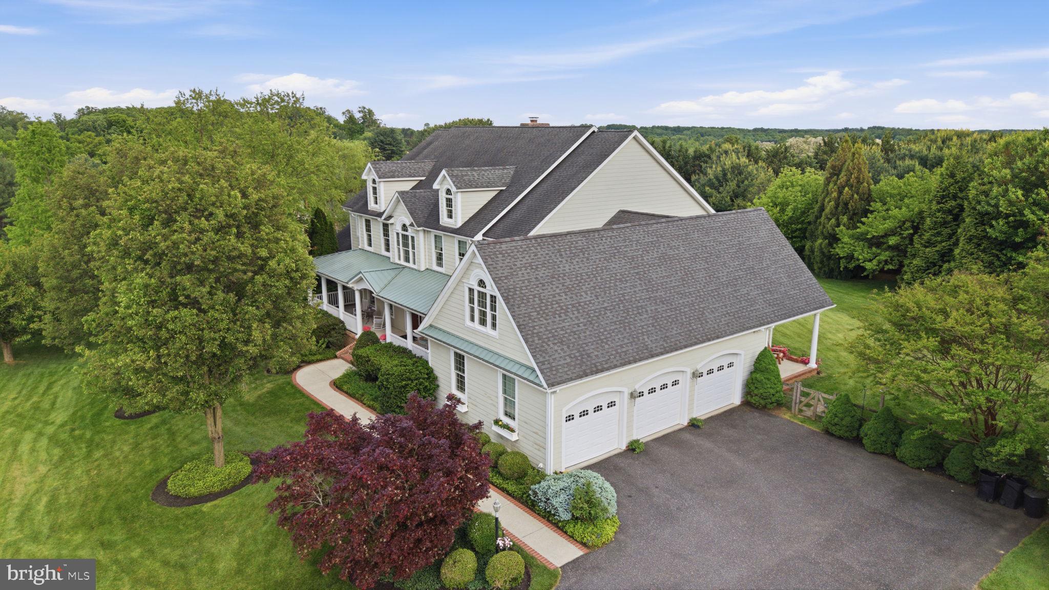 MANOR OAKS - Residential
