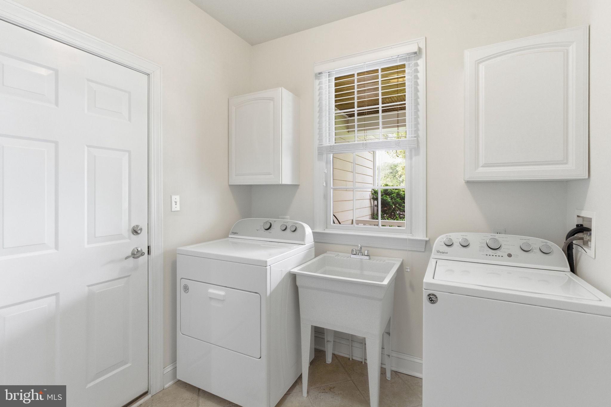 MANOR OAKS - Residential