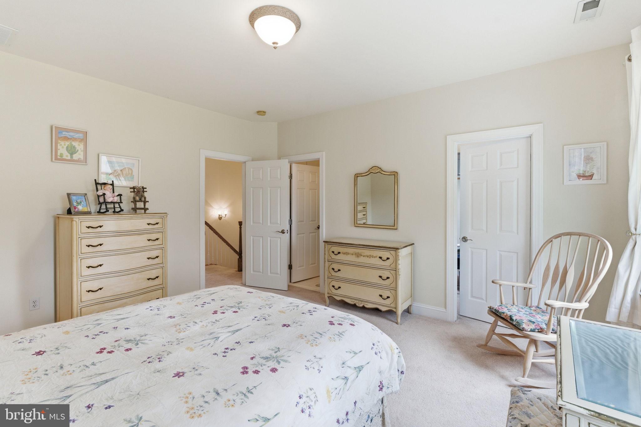 MANOR OAKS - Residential