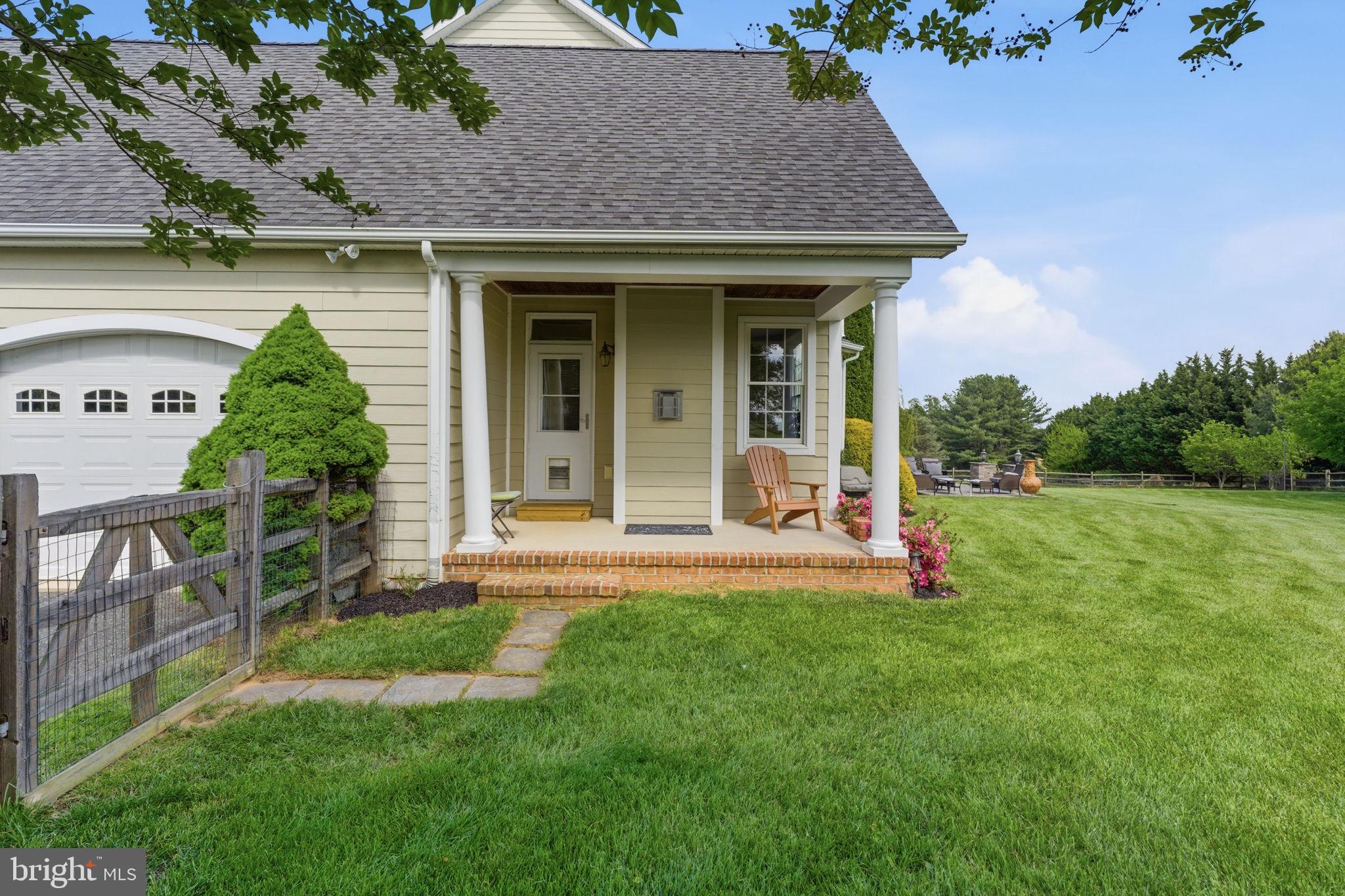 MANOR OAKS - Residential