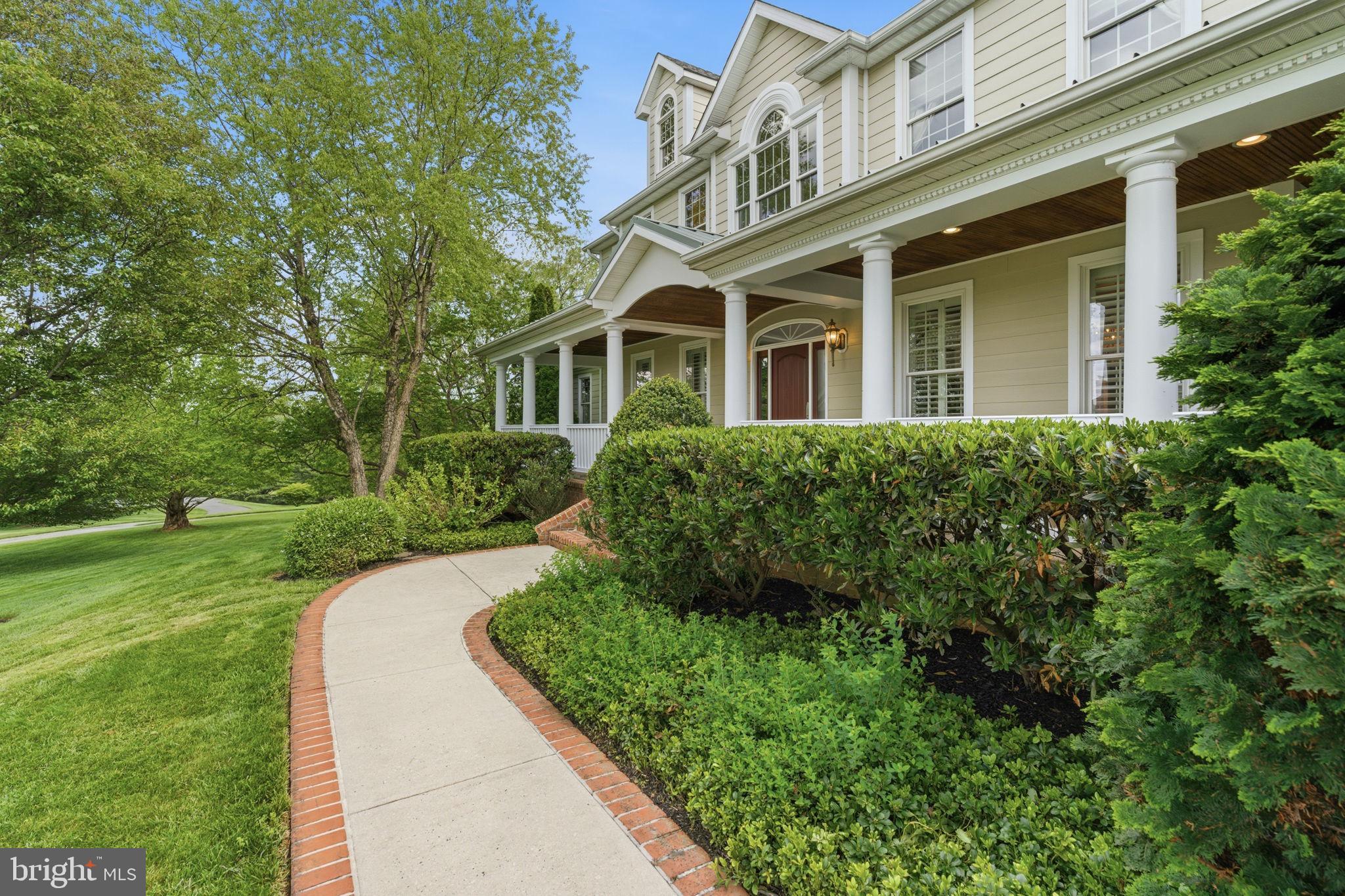 MANOR OAKS - Residential