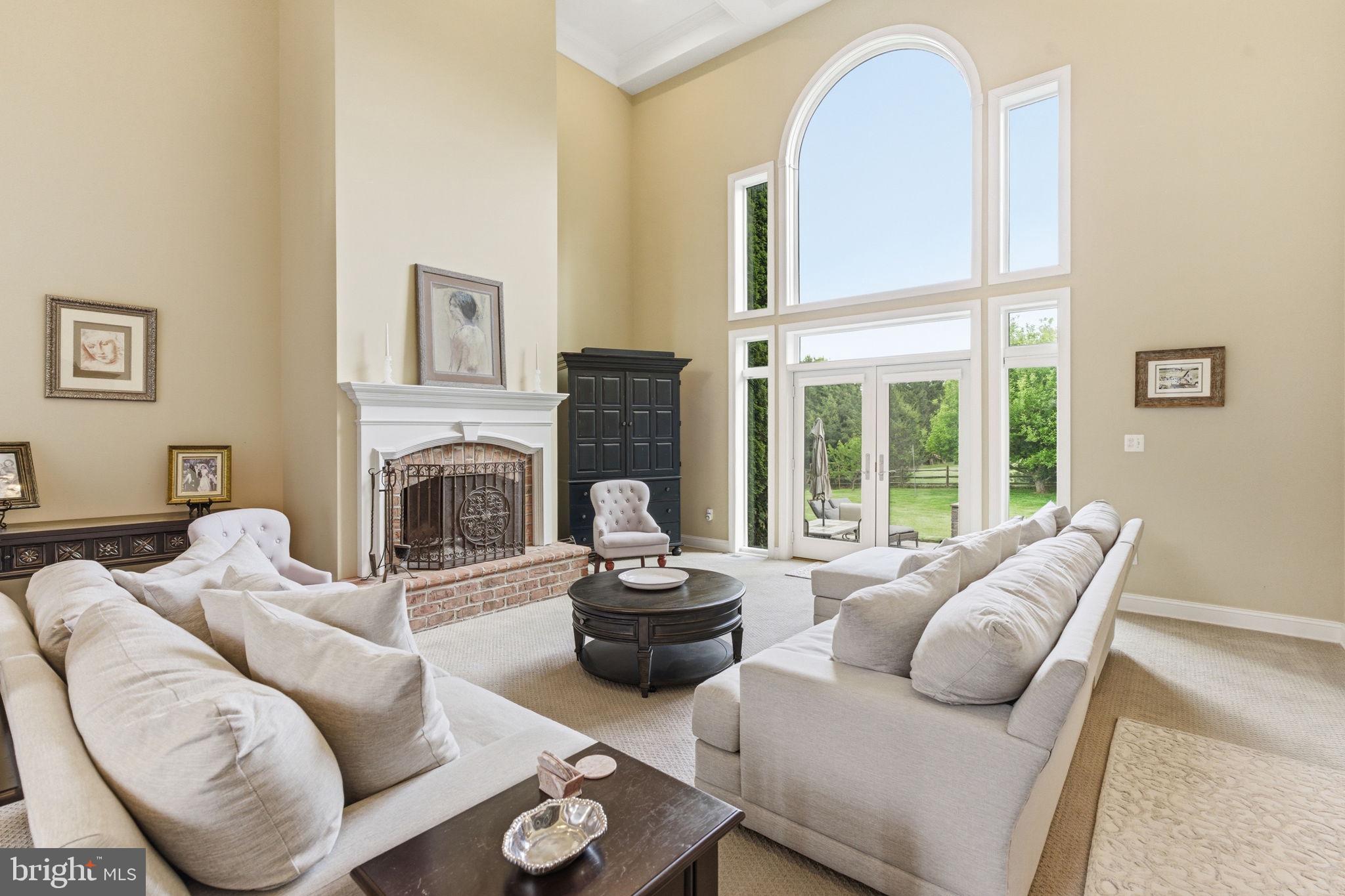 MANOR OAKS - Residential