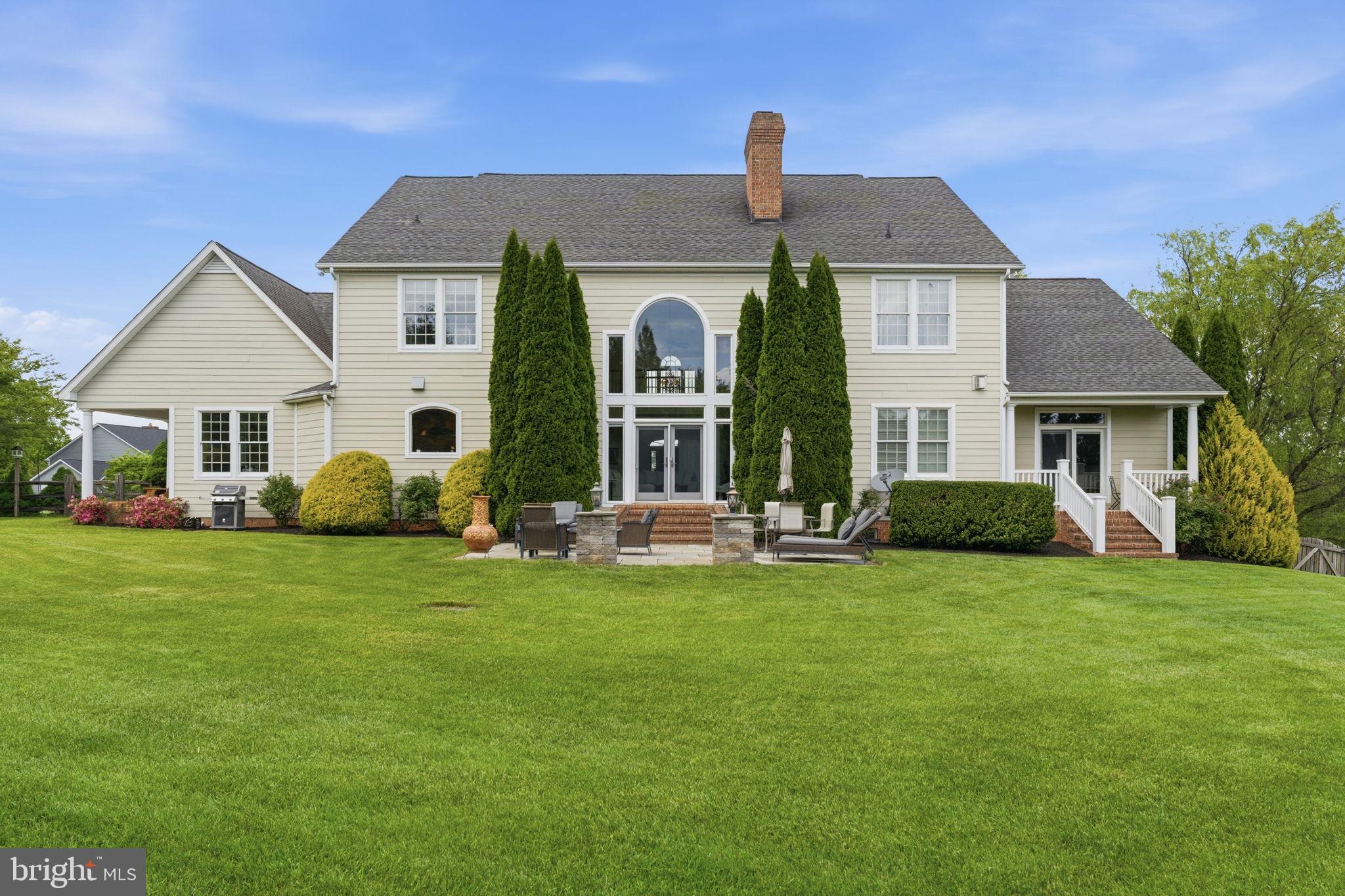 MANOR OAKS - Residential
