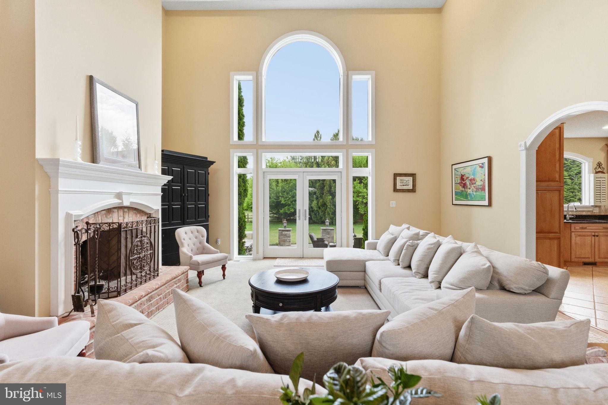 MANOR OAKS - Residential