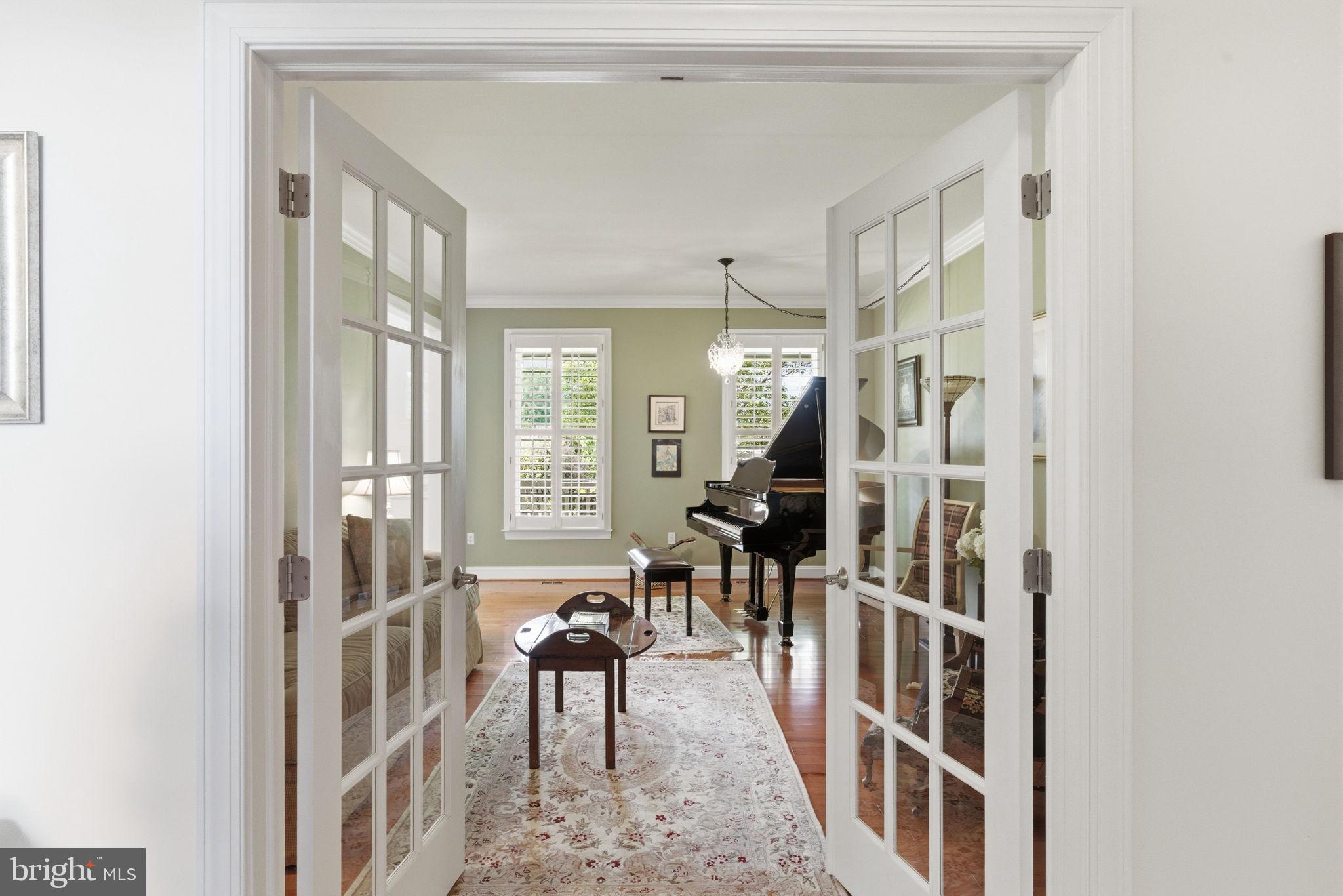 MANOR OAKS - Residential