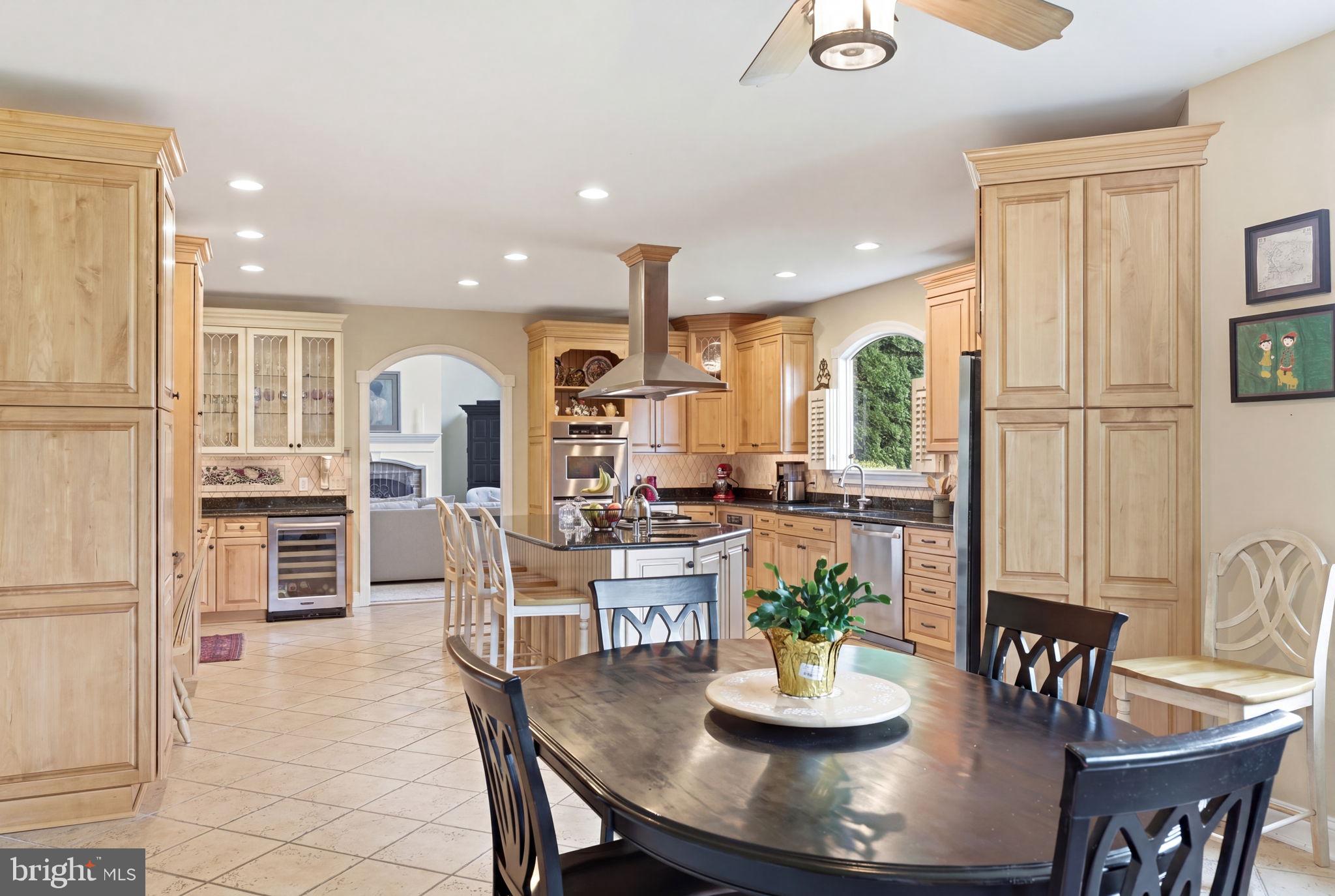 MANOR OAKS - Residential
