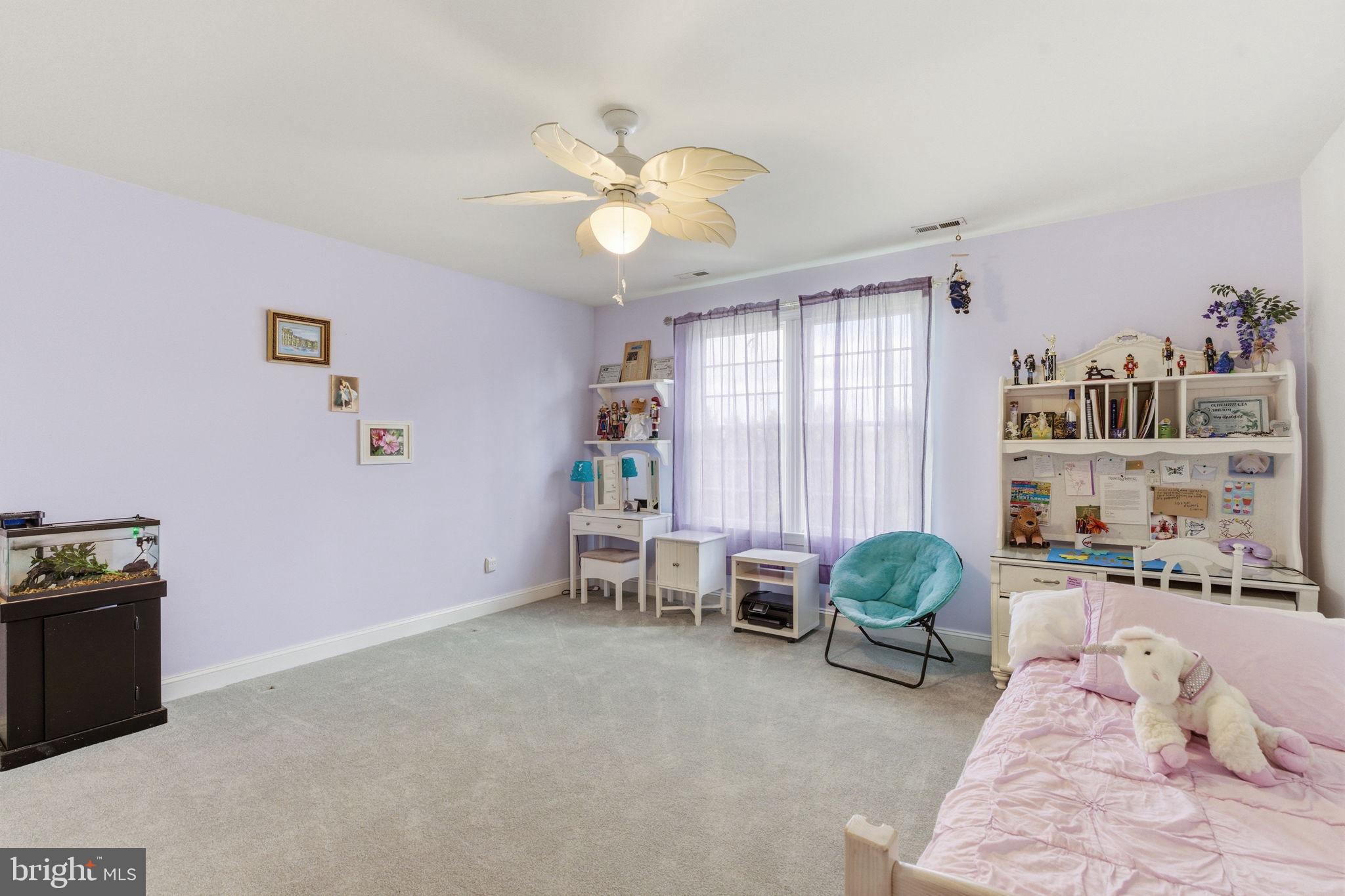 MANOR OAKS - Residential
