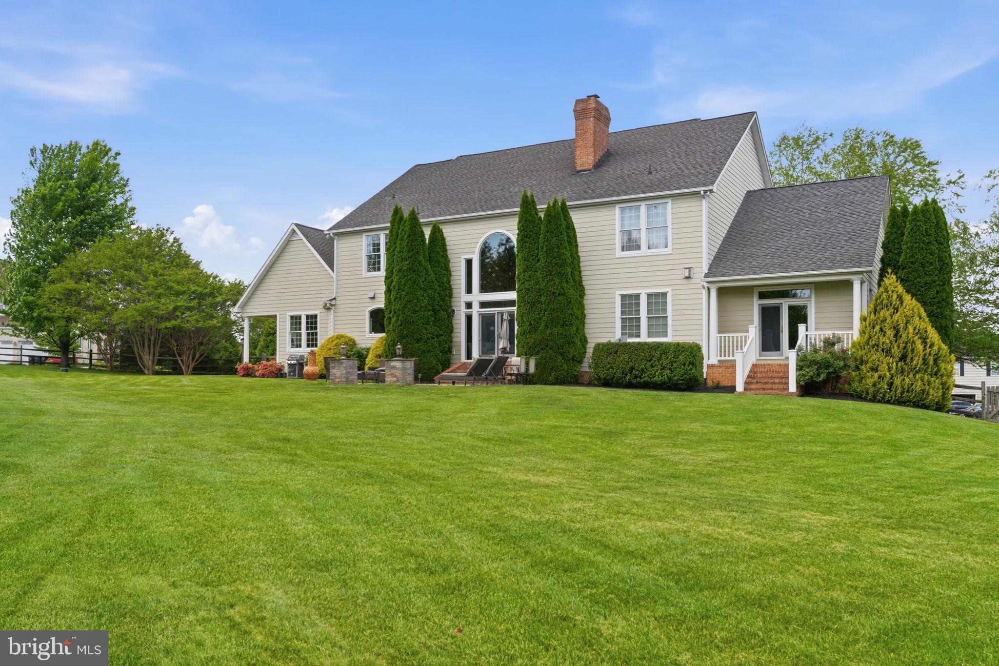 MANOR OAKS - Residential