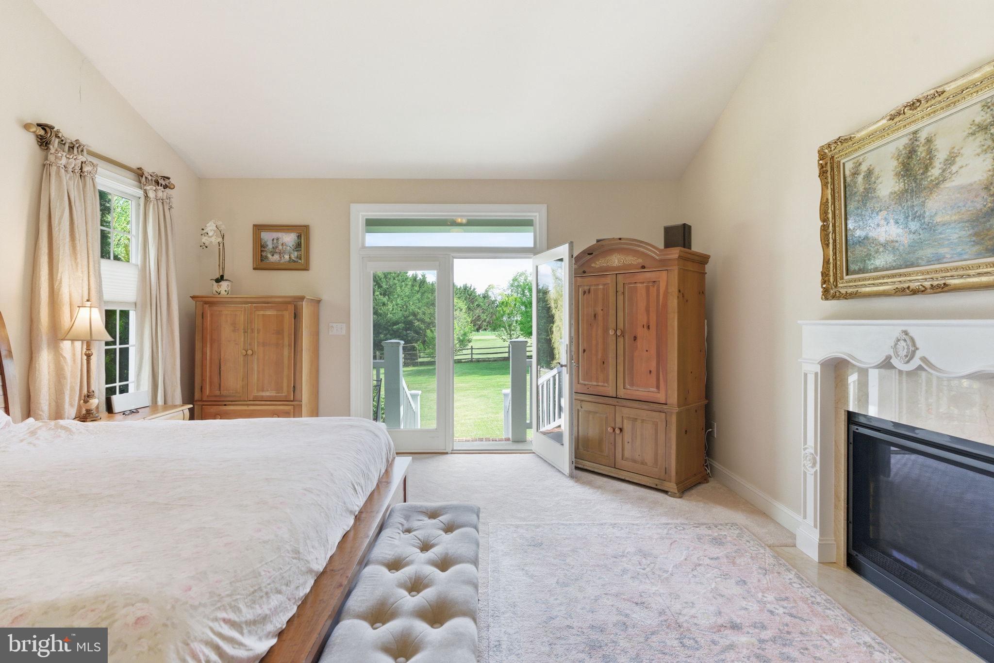 MANOR OAKS - Residential