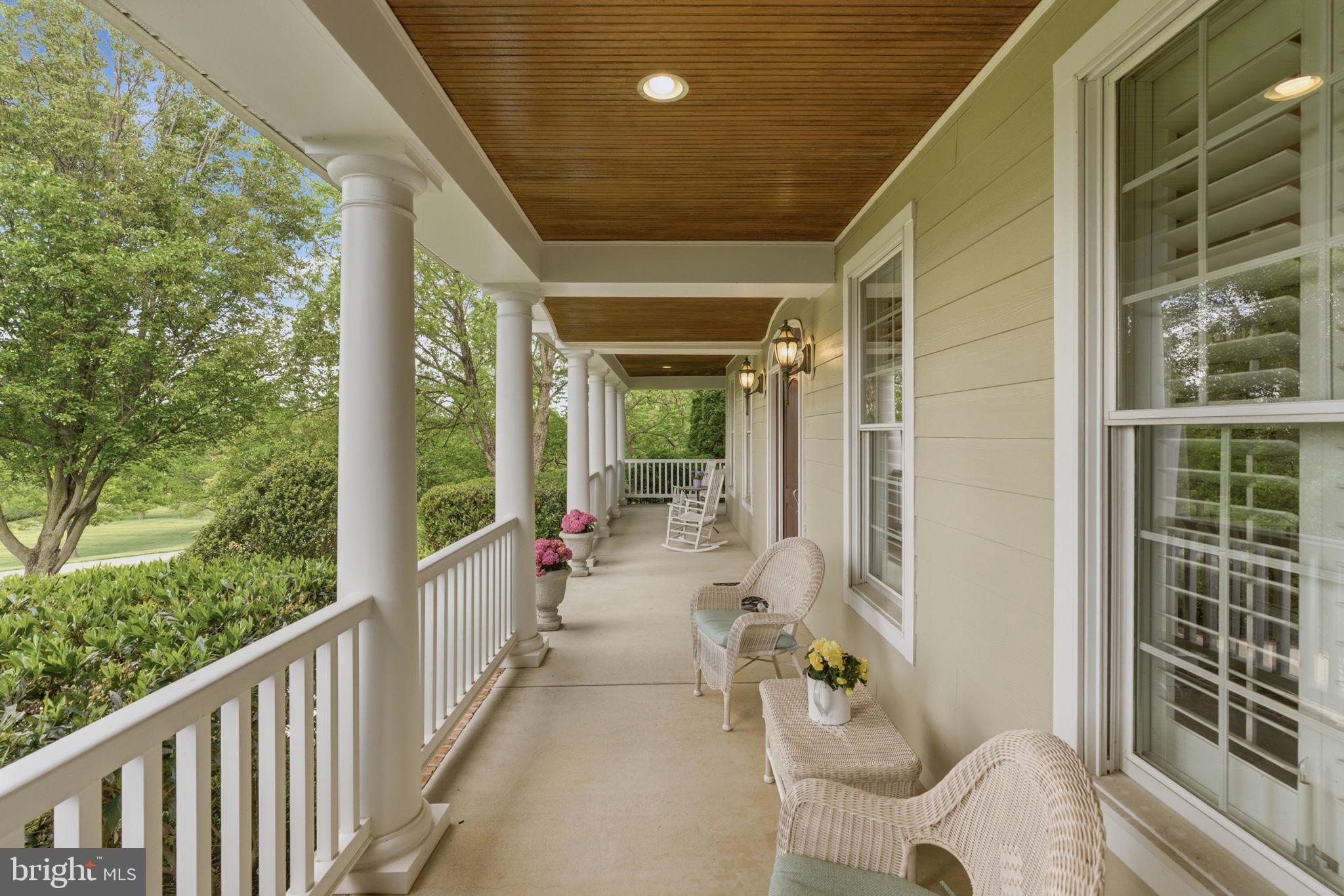 MANOR OAKS - Residential