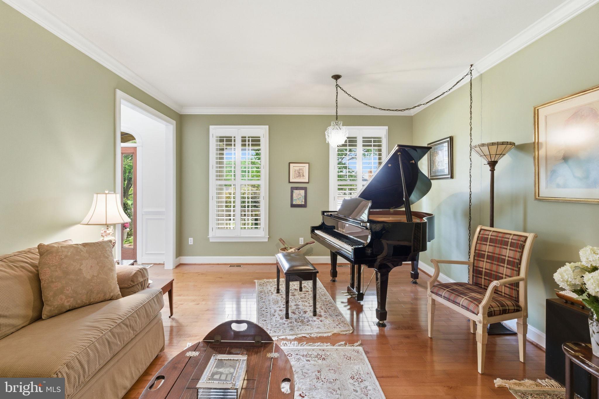 MANOR OAKS - Residential