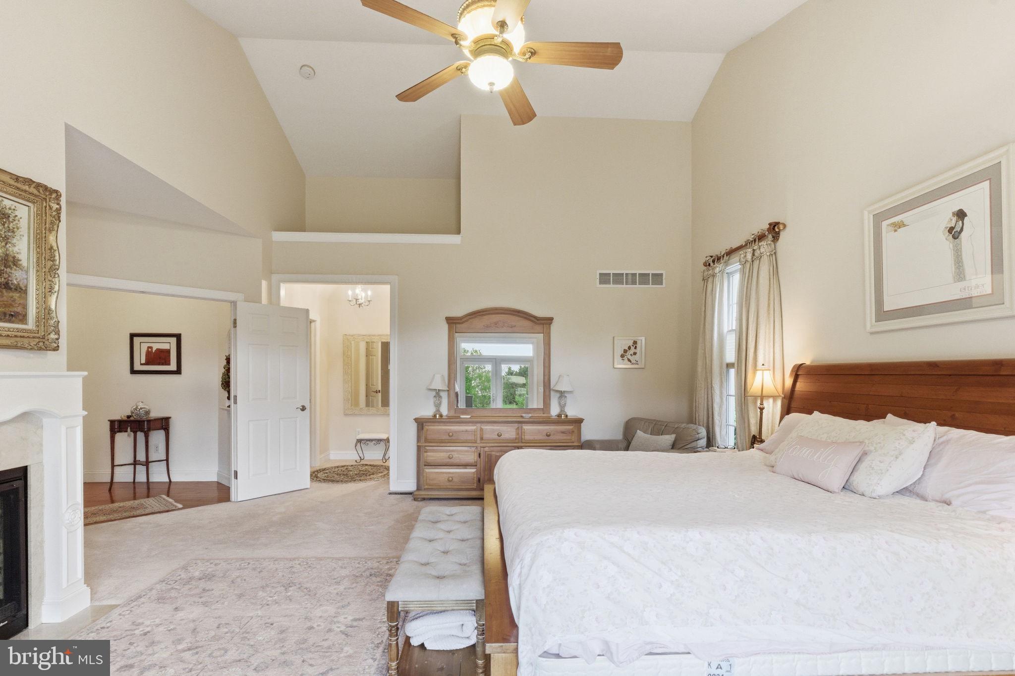 MANOR OAKS - Residential