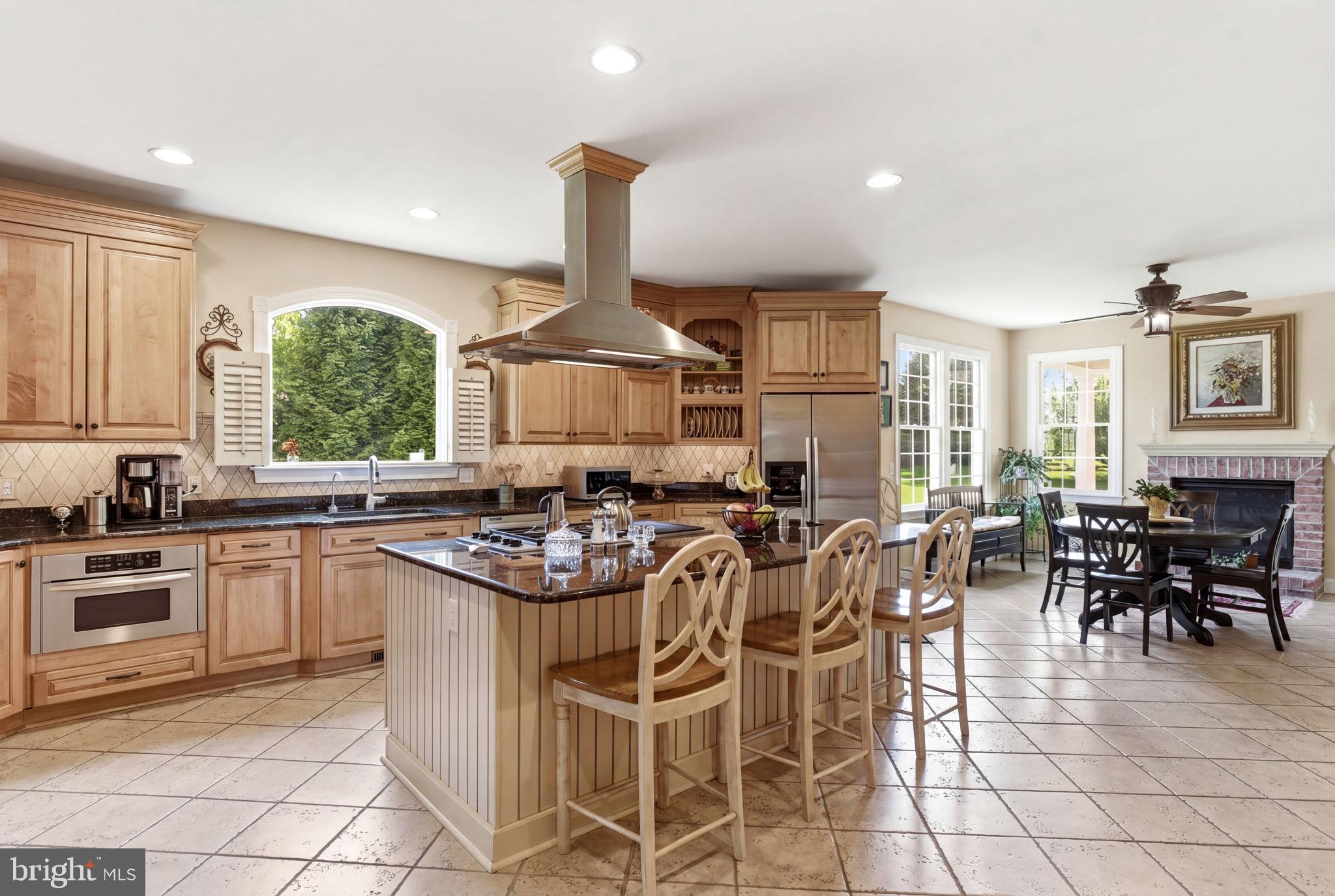 MANOR OAKS - Residential