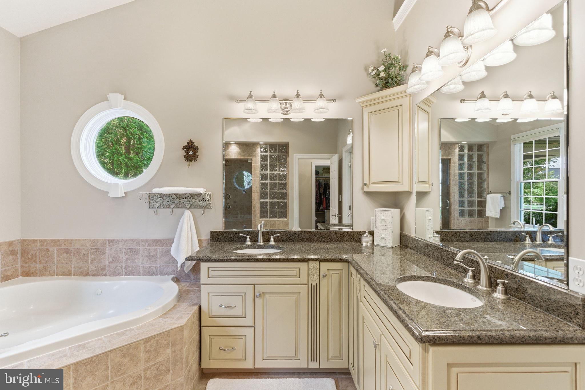 MANOR OAKS - Residential
