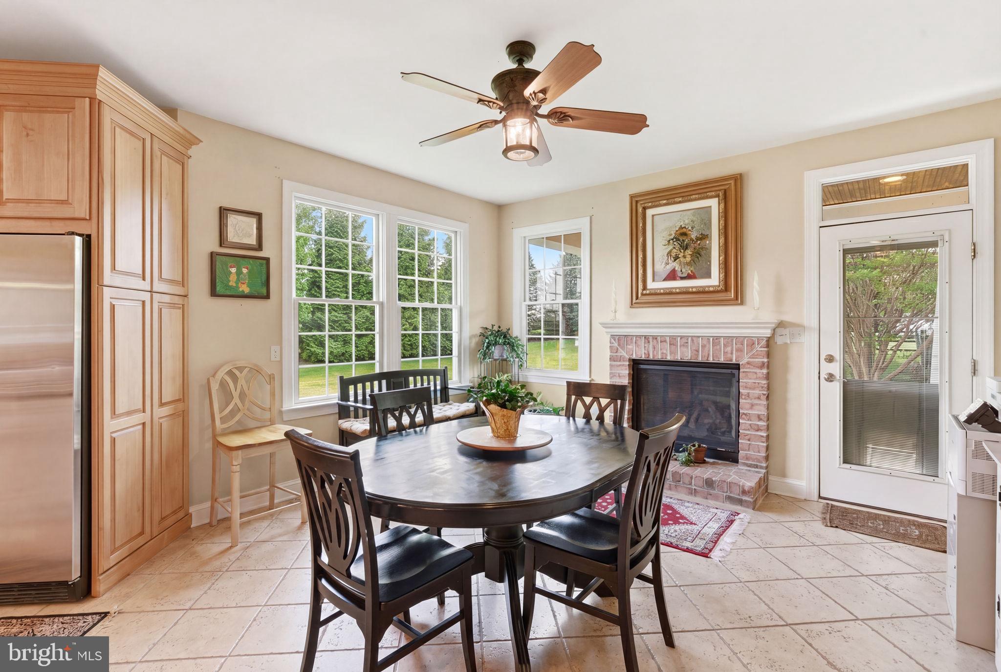 MANOR OAKS - Residential
