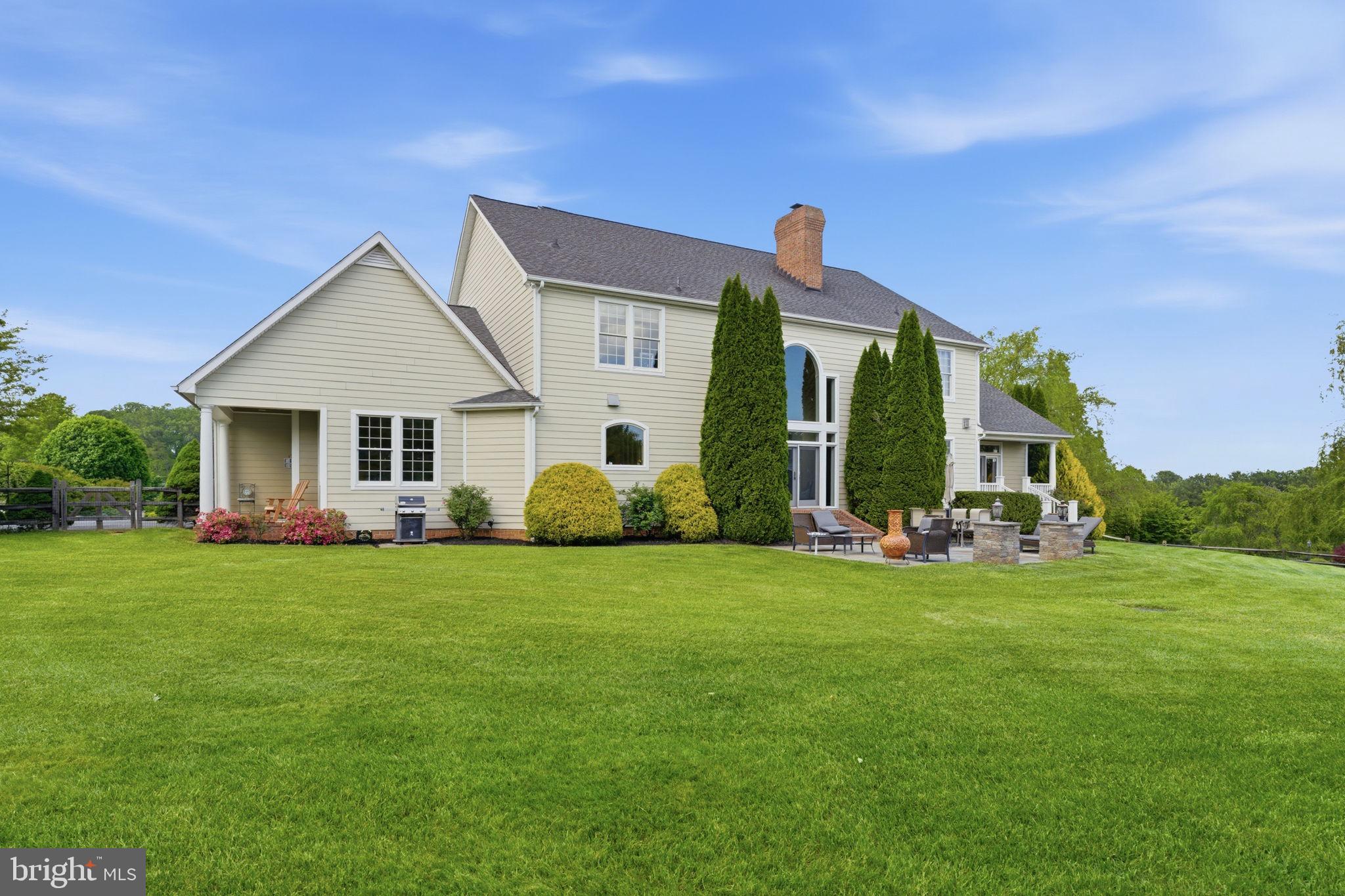 MANOR OAKS - Residential