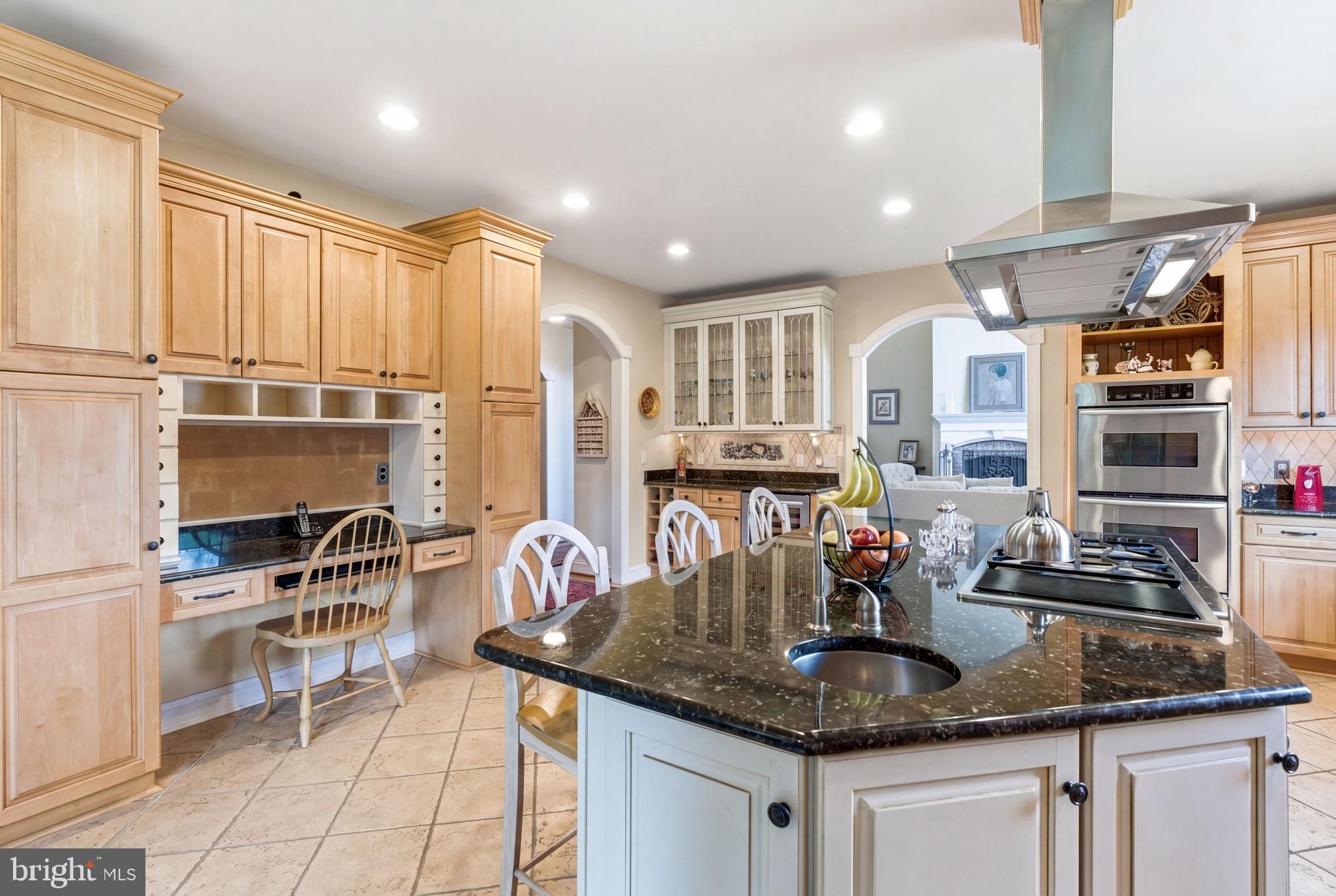 MANOR OAKS - Residential