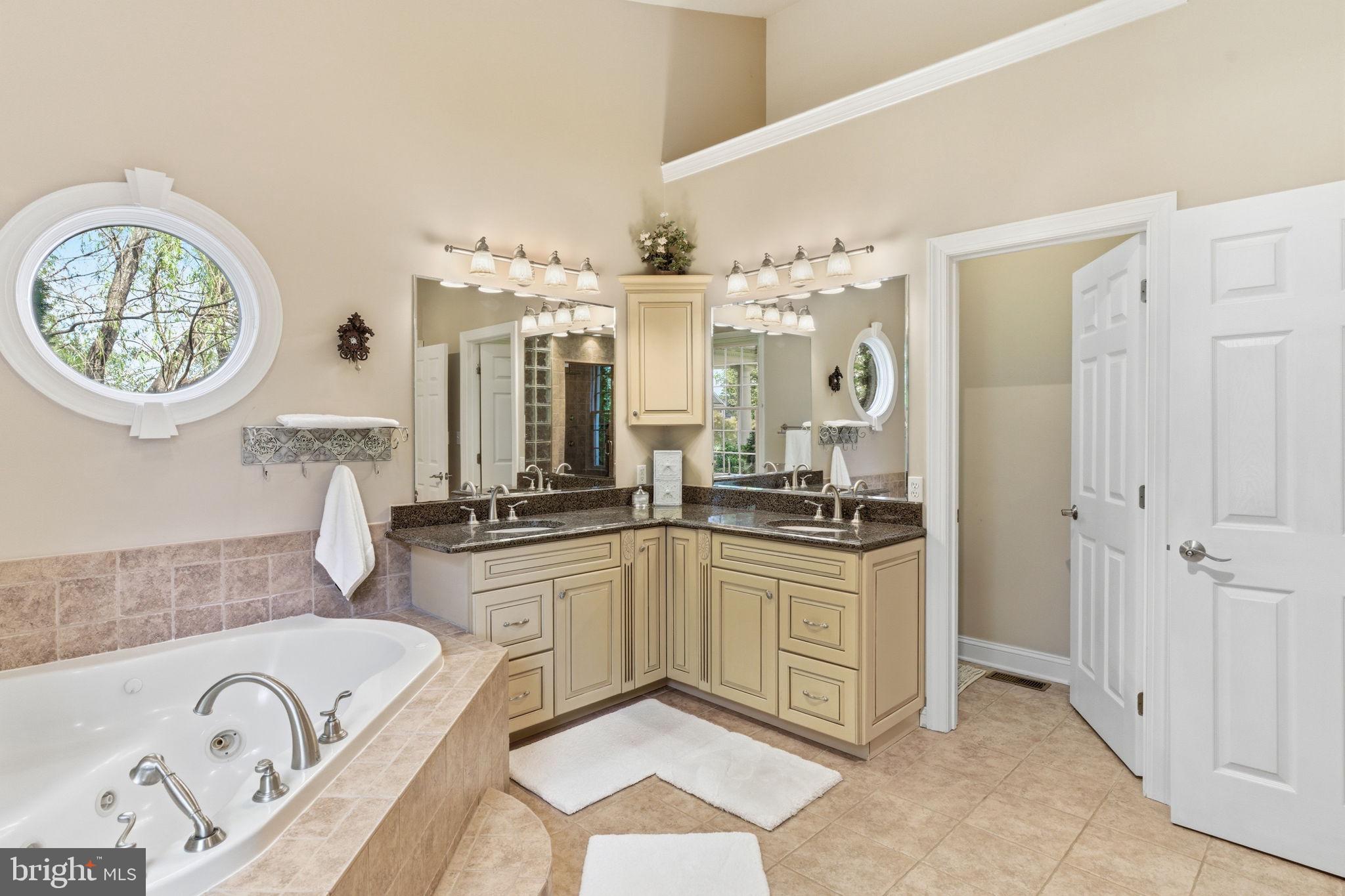 MANOR OAKS - Residential