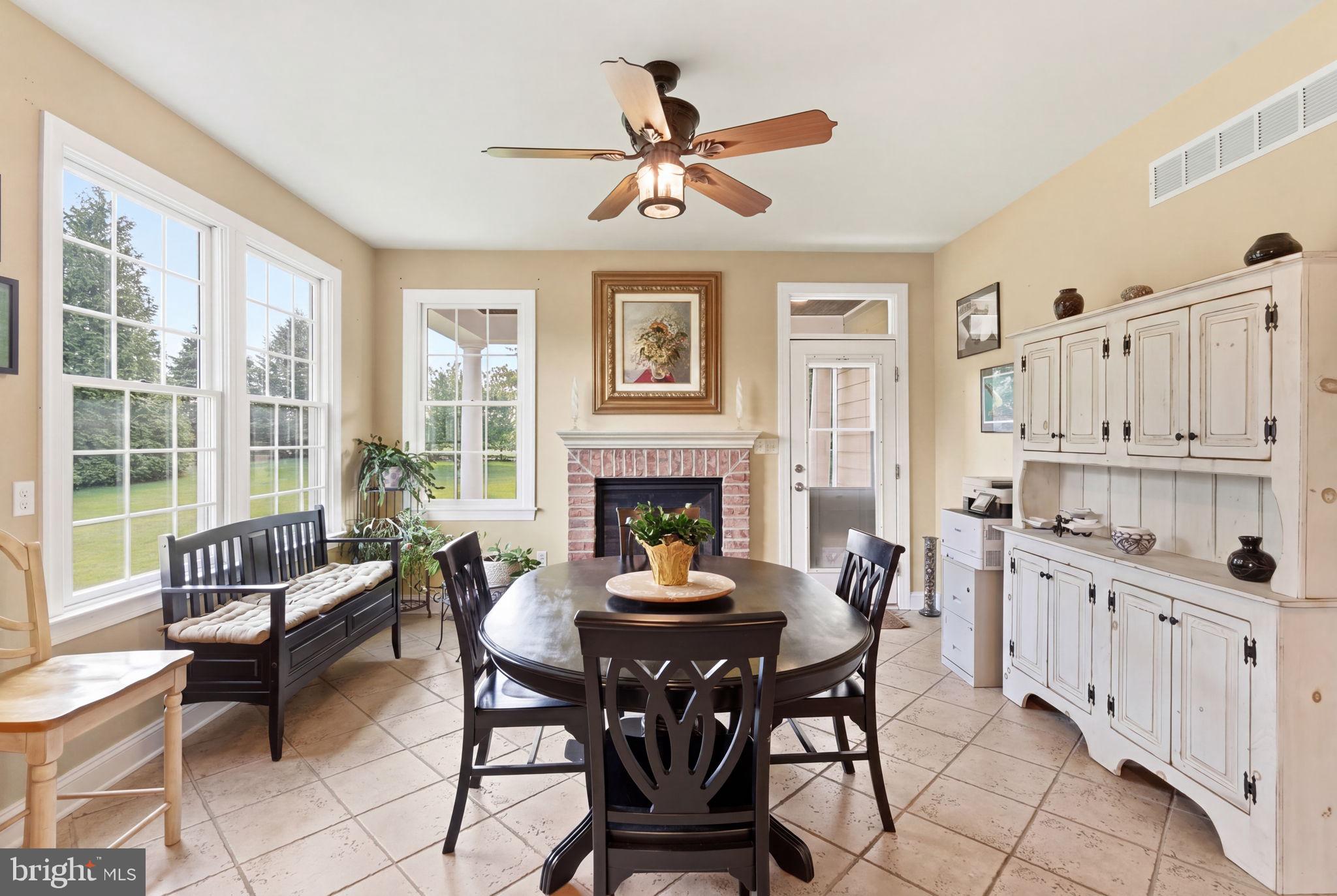MANOR OAKS - Residential