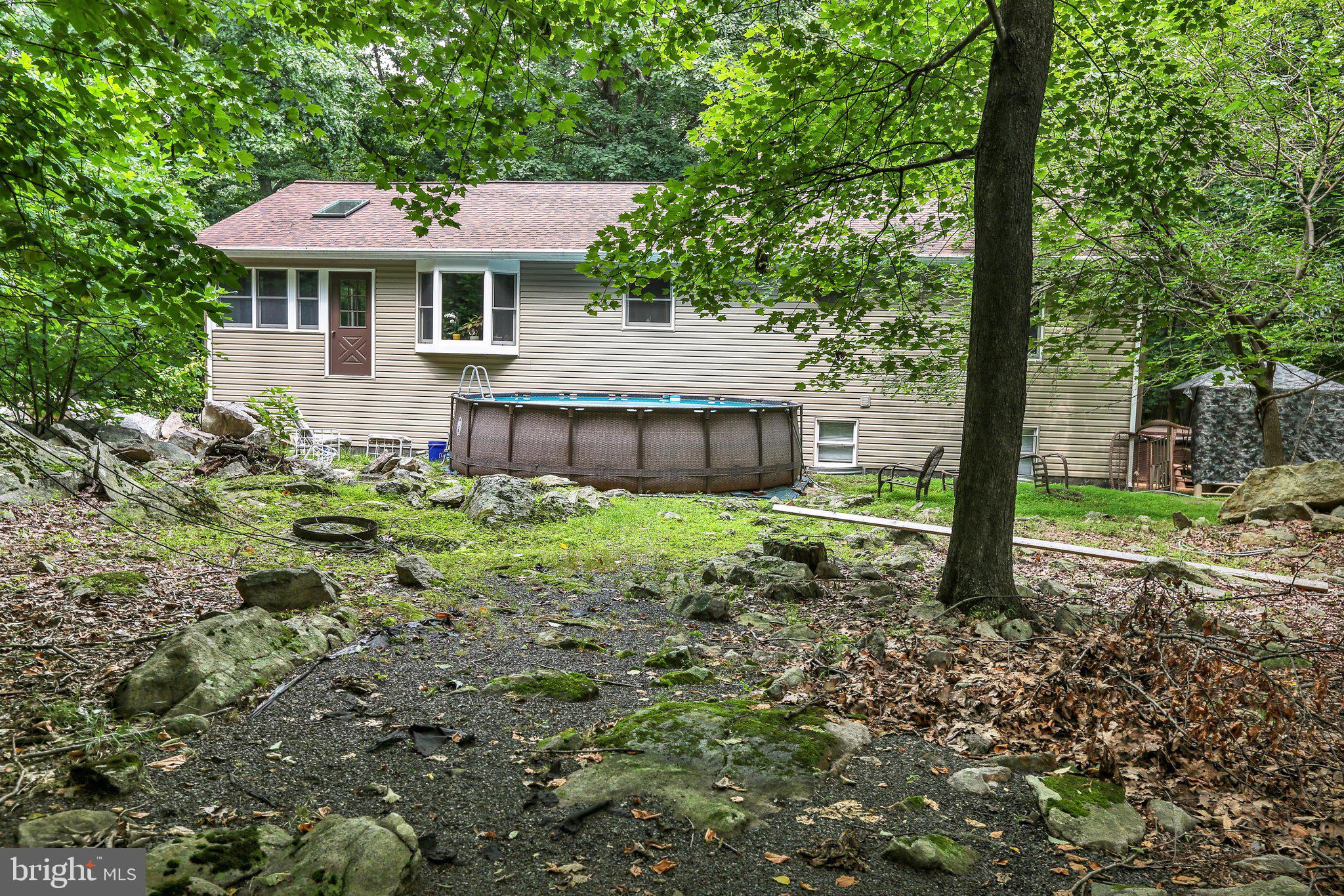 19 WOODS LANE