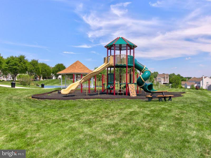 WINDSOR RIDGE - Residential