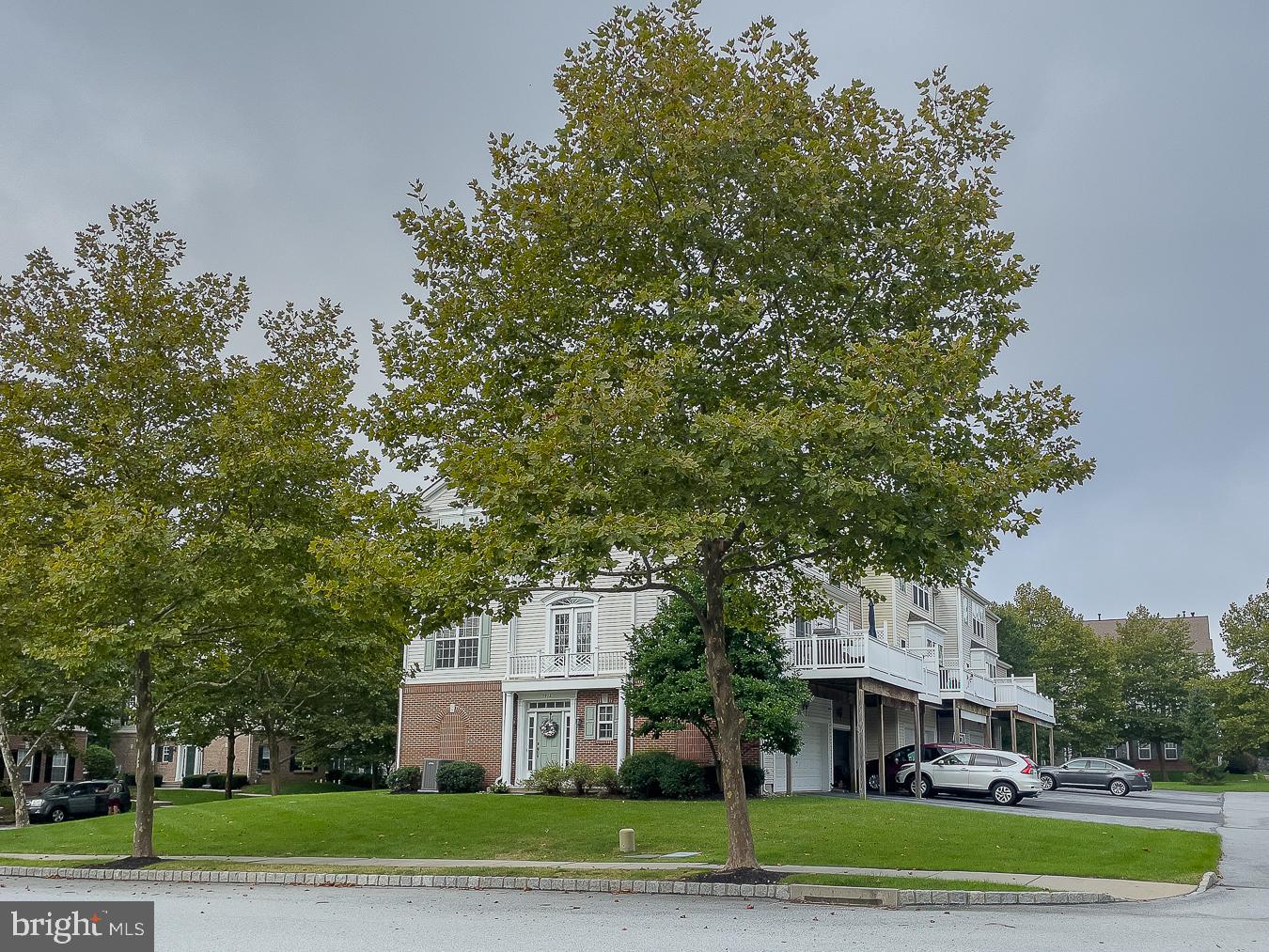 WINDSOR RIDGE - Residential