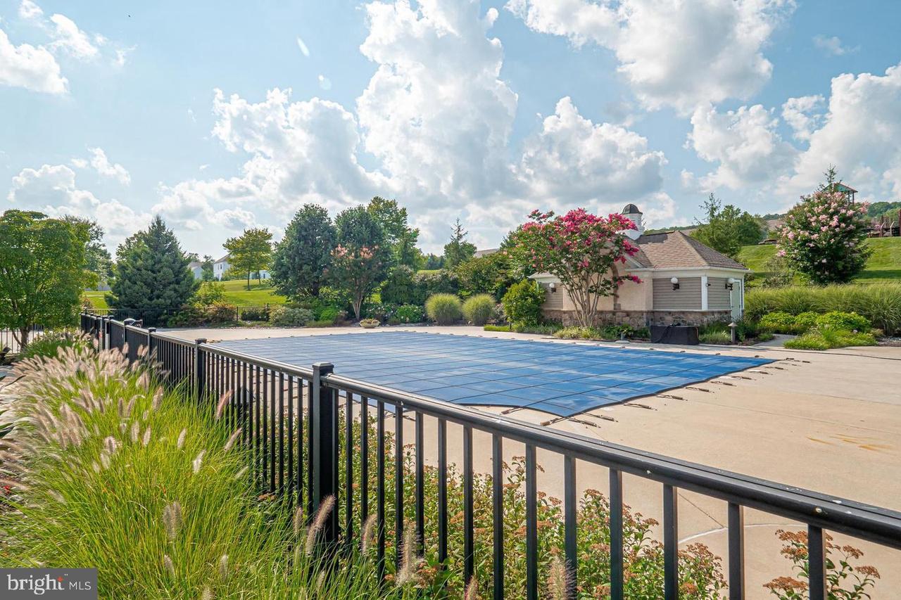 WINDSOR RIDGE - Residential