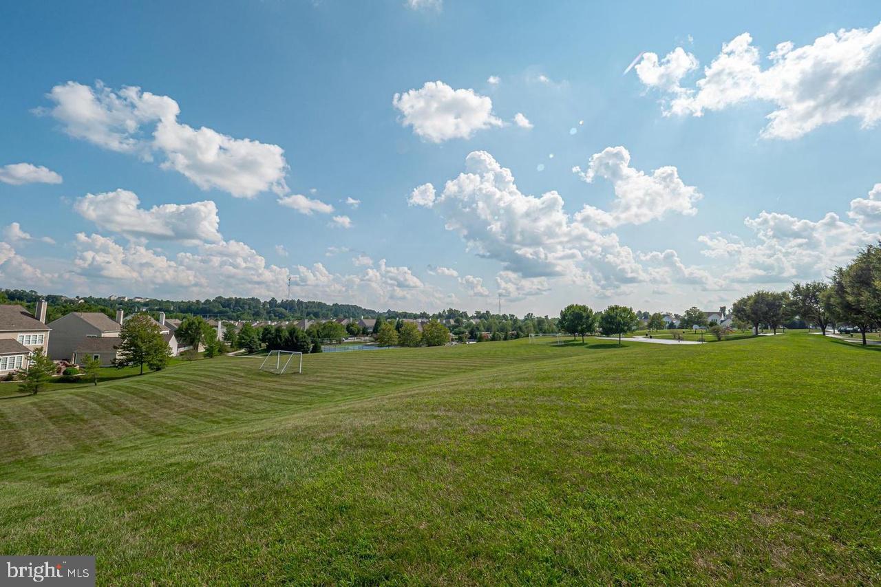 WINDSOR RIDGE - Residential