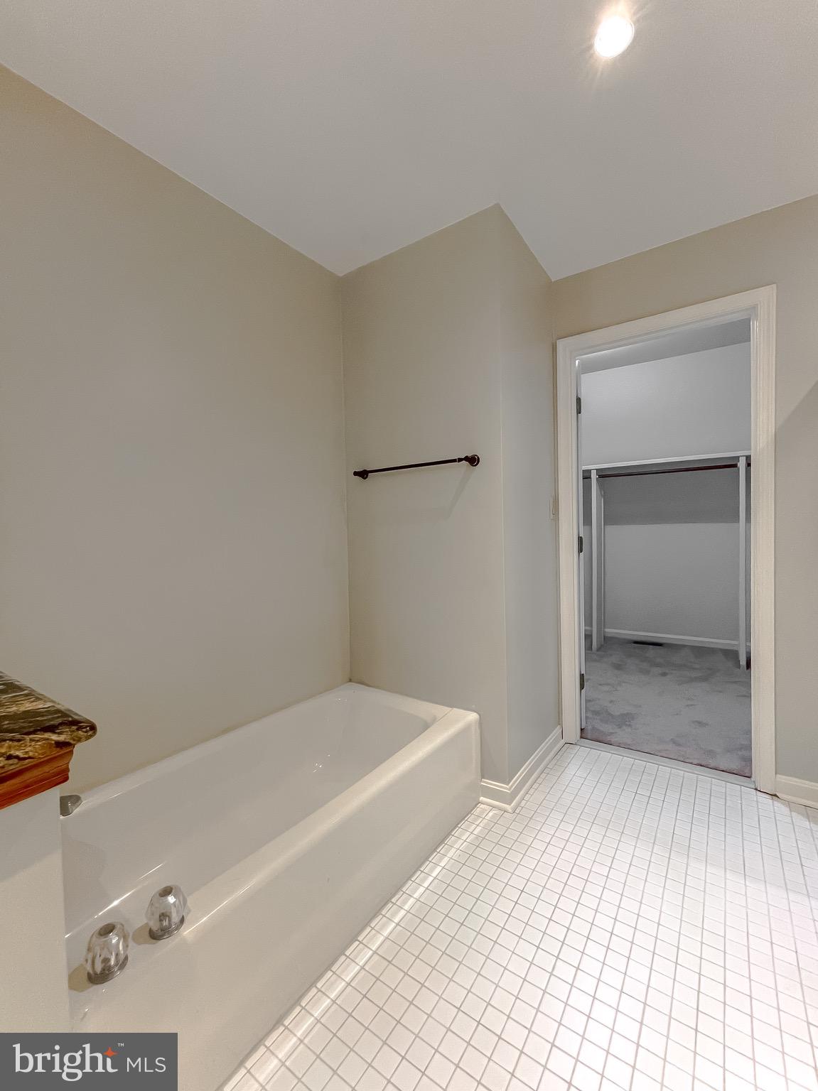 THE LANDINGS IN CEDAR COVE - Residential Lease