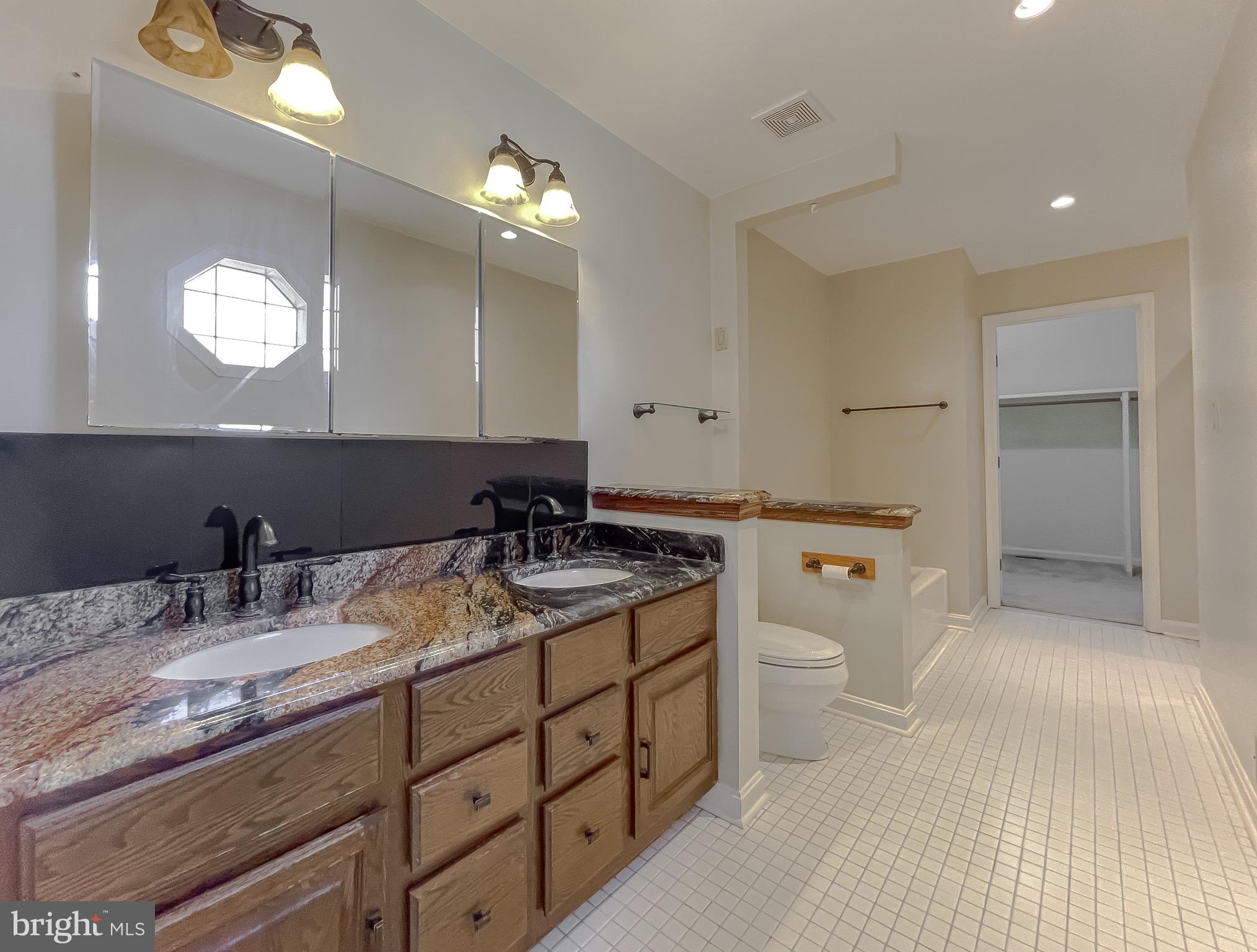 THE LANDINGS IN CEDAR COVE - Residential Lease