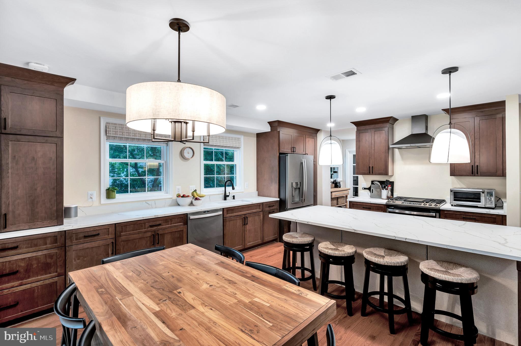 OVER LEE KNOLLS - Residential