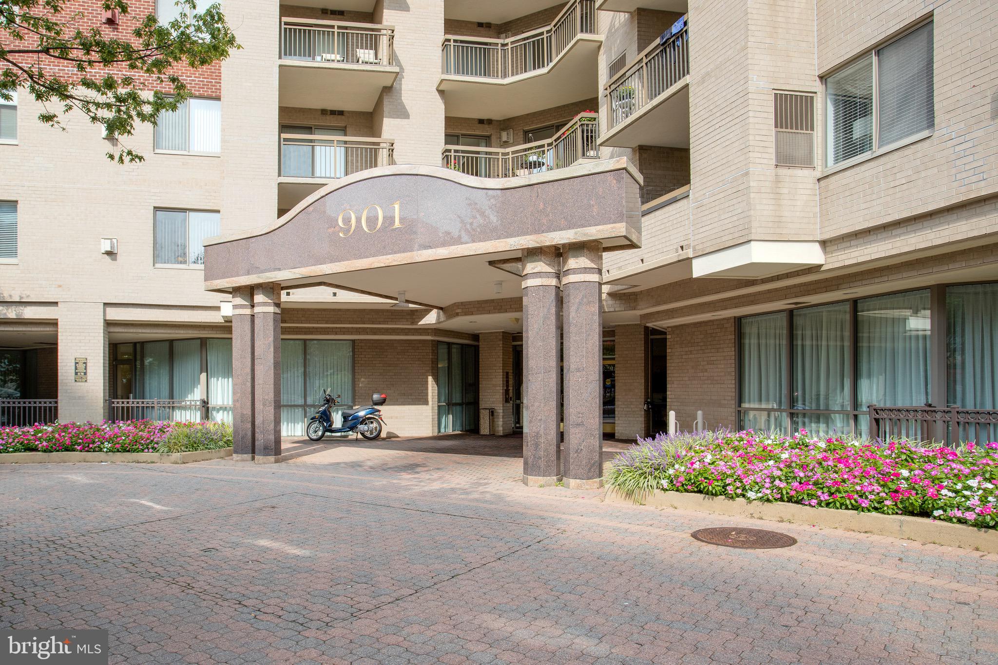 VIRGINIA SQUARE - Residential Lease