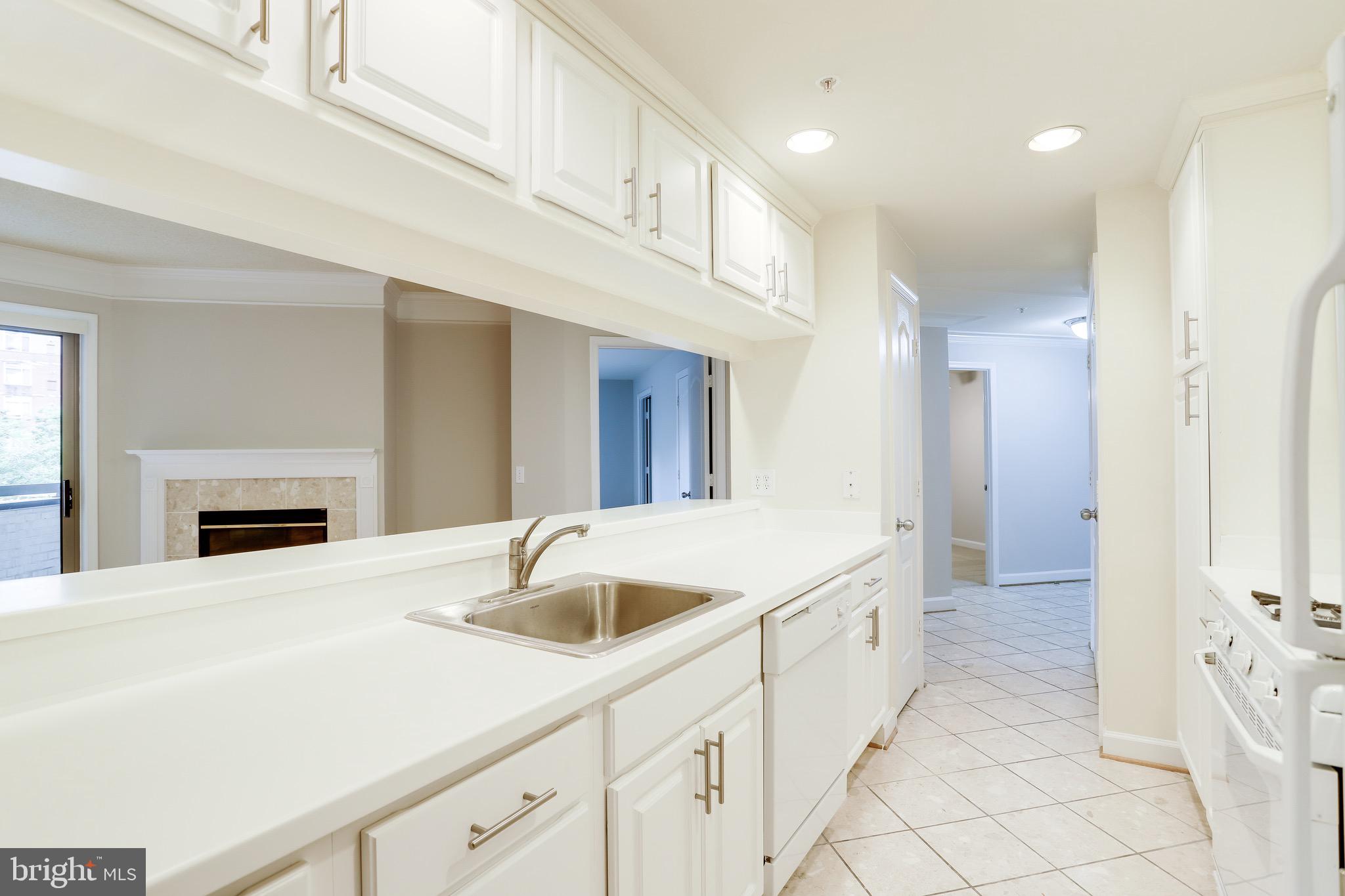 VIRGINIA SQUARE - Residential Lease