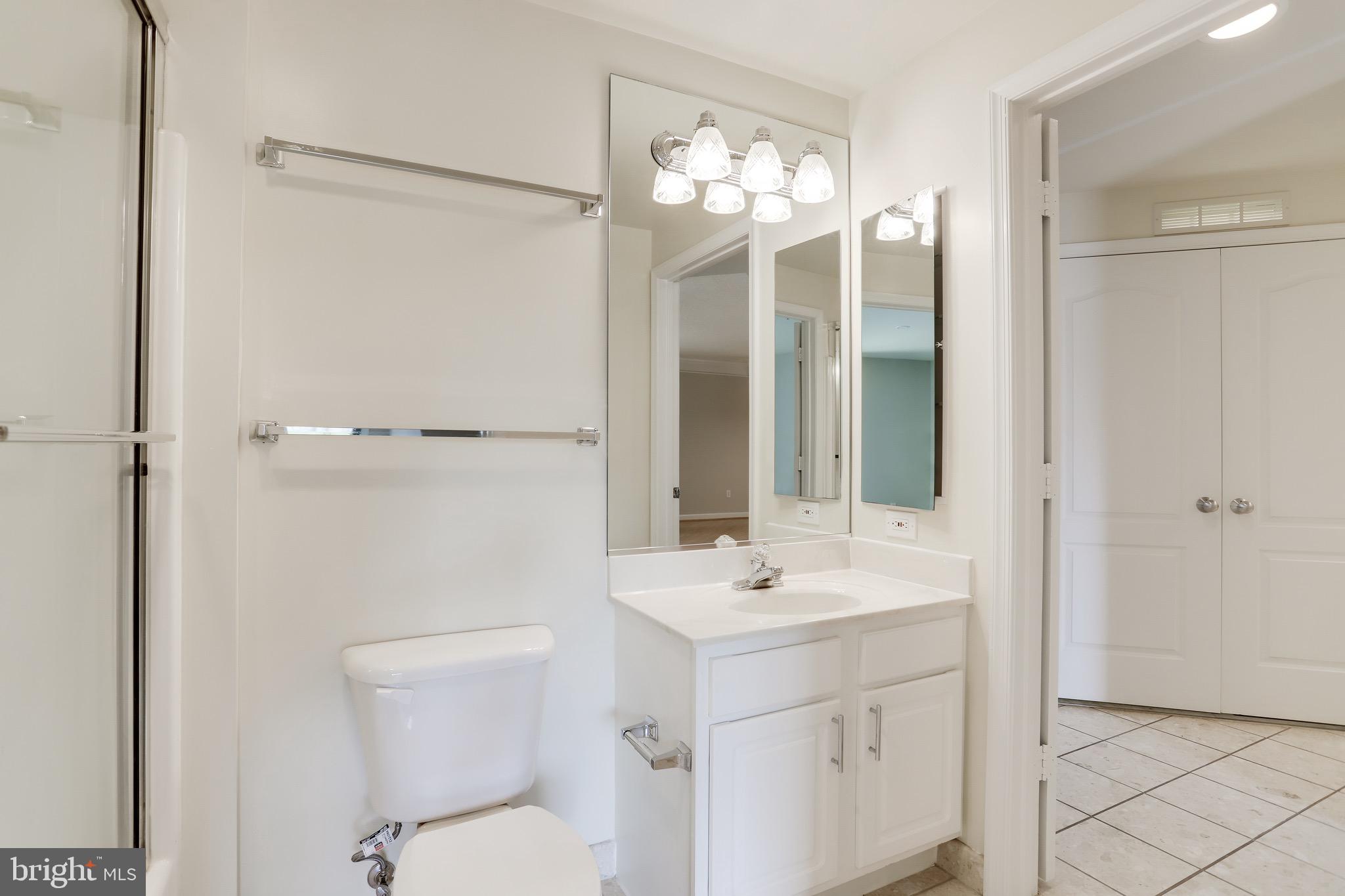 VIRGINIA SQUARE - Residential Lease