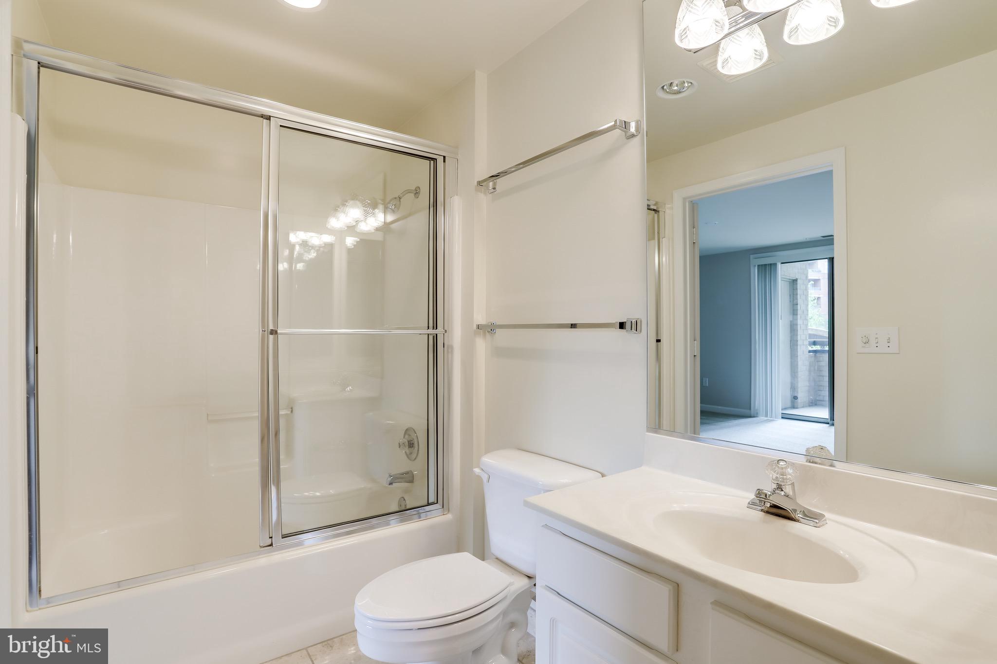 VIRGINIA SQUARE - Residential Lease