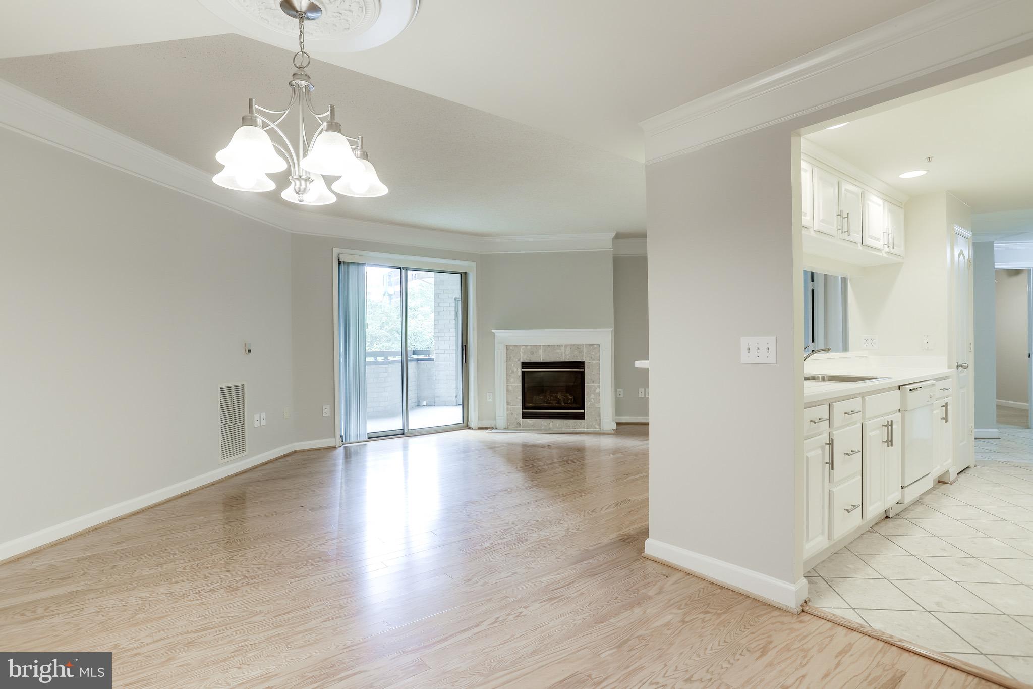 VIRGINIA SQUARE - Residential Lease