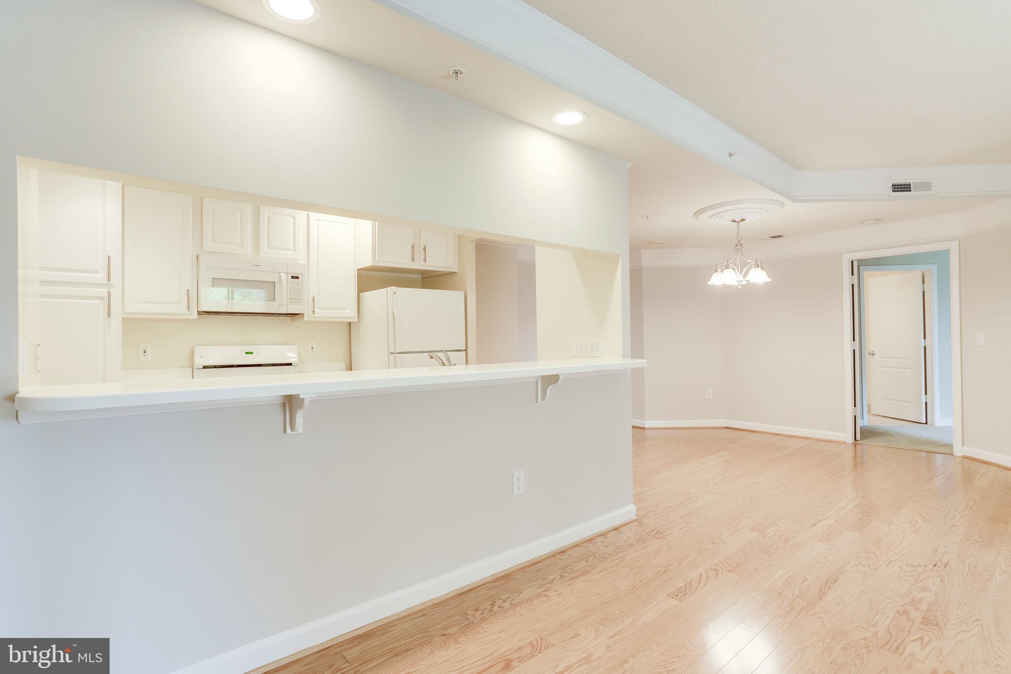 VIRGINIA SQUARE - Residential Lease