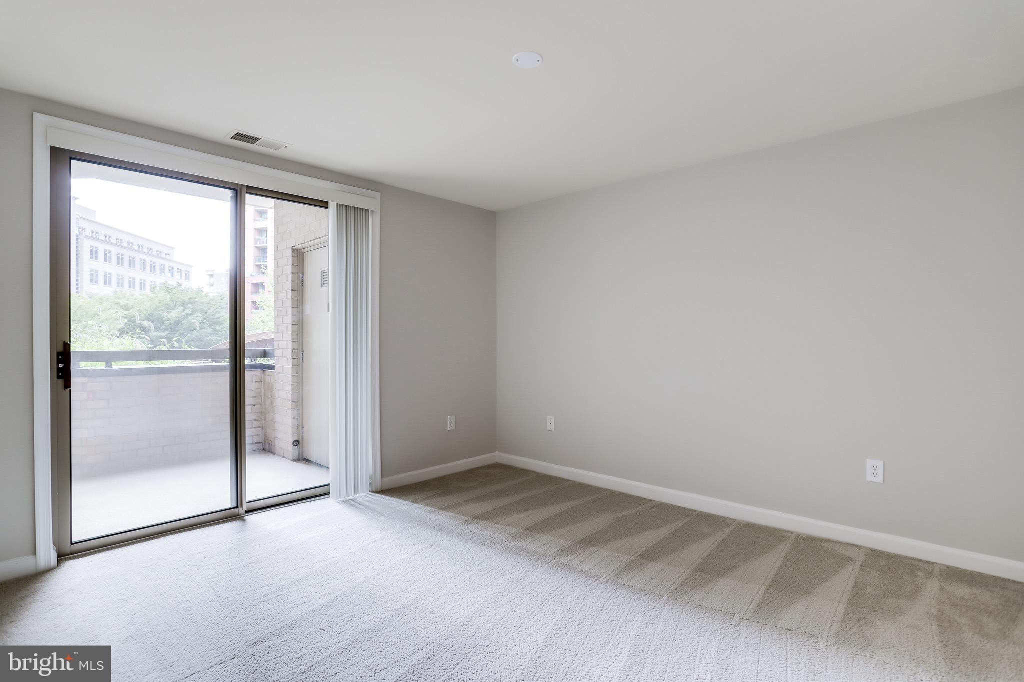 VIRGINIA SQUARE - Residential Lease