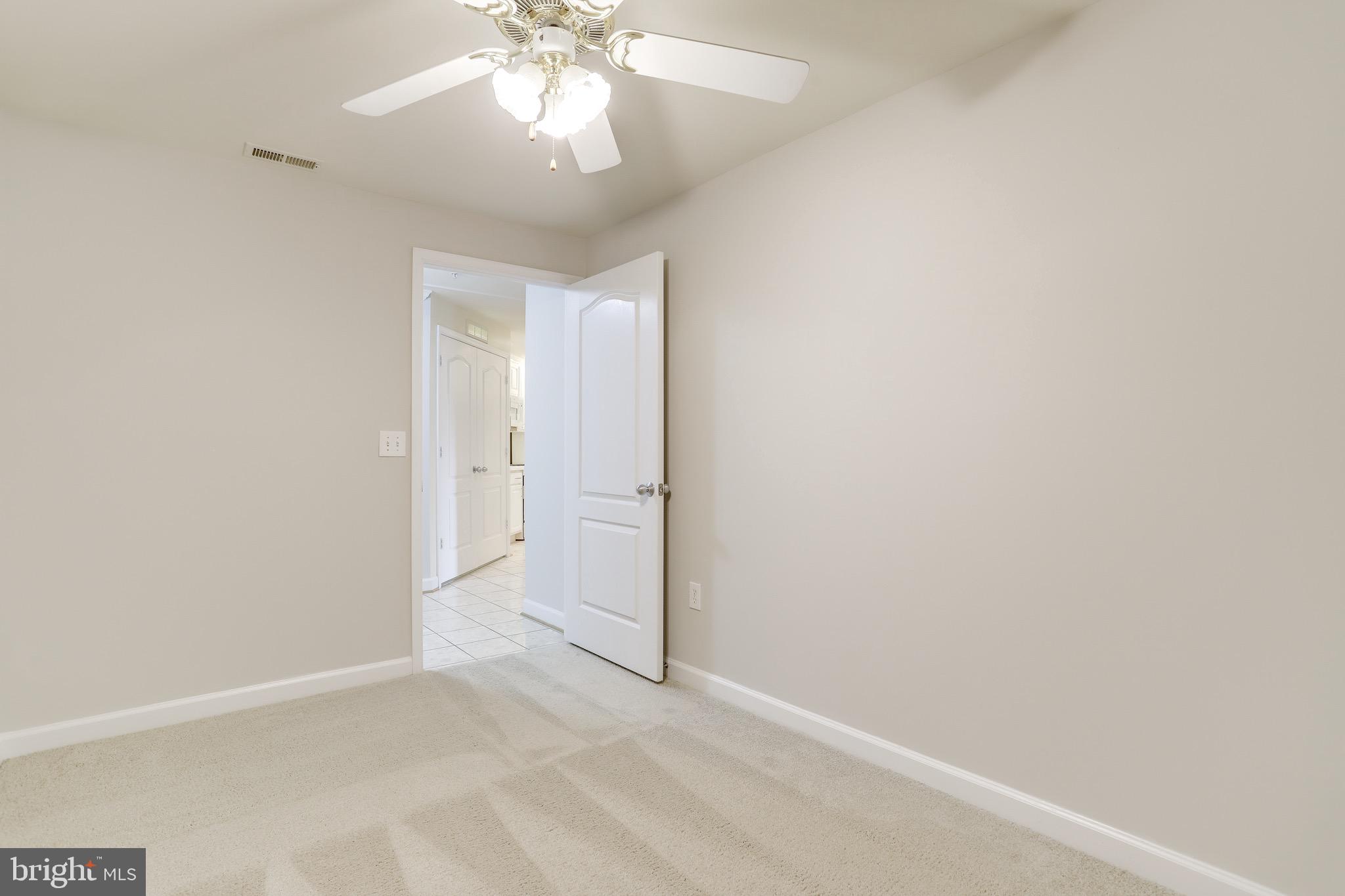 VIRGINIA SQUARE - Residential Lease