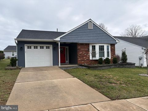 Homes For Sale - 103 Carriage Hill Court<br/> COLUMBUS, NJ 08022